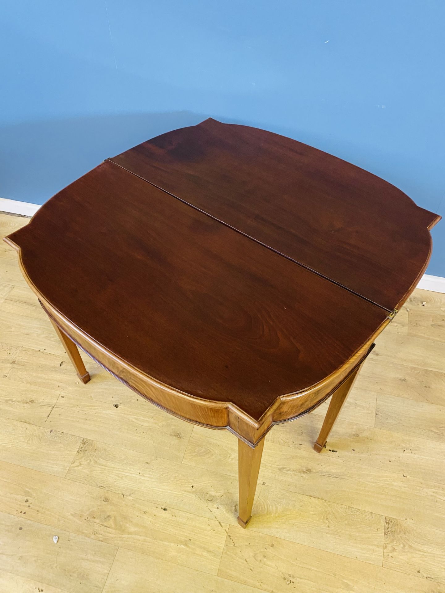 Victorian mahogany gate leg tea table - Image 2 of 7