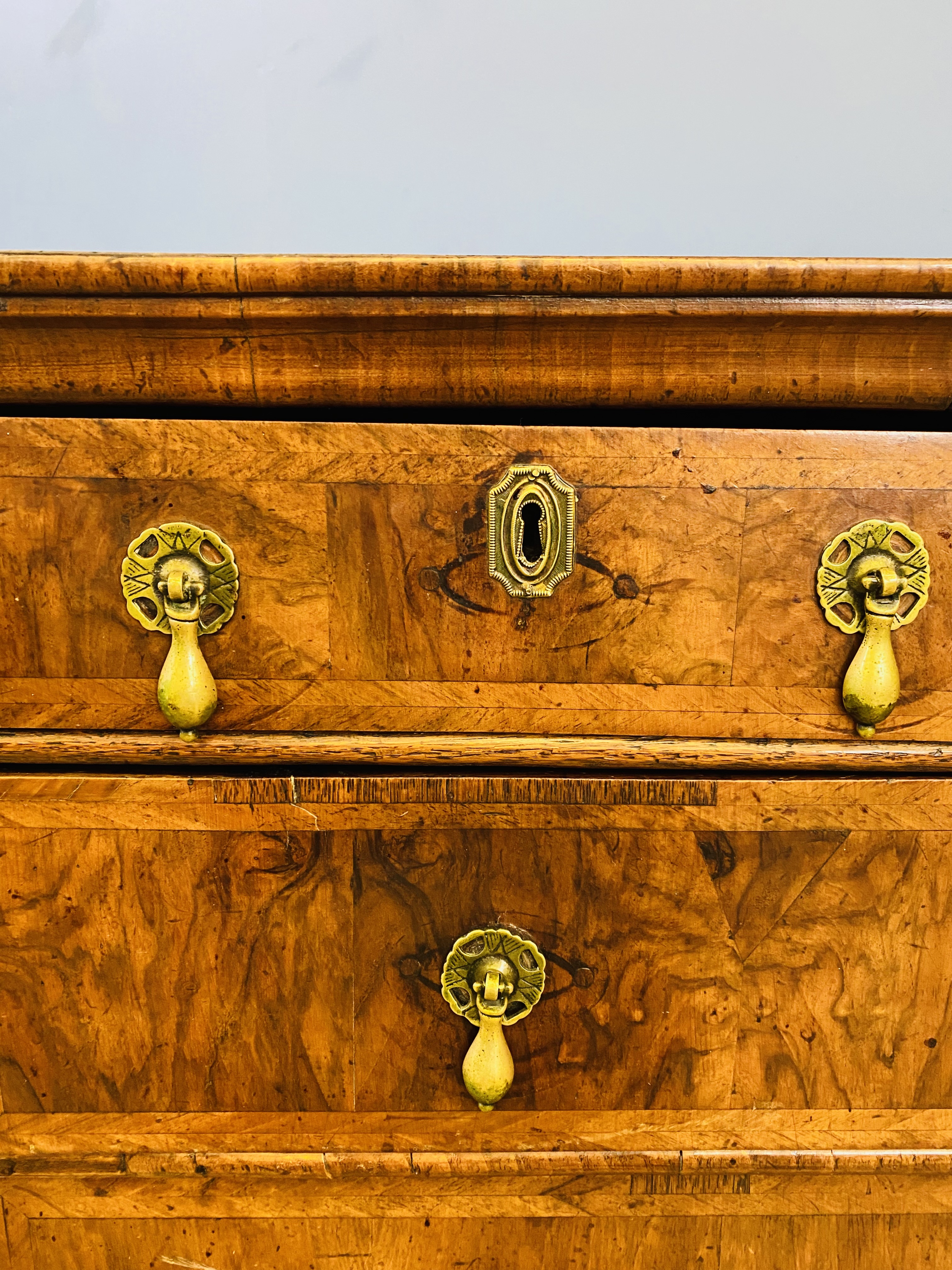 18th century walnut chest - Image 7 of 9