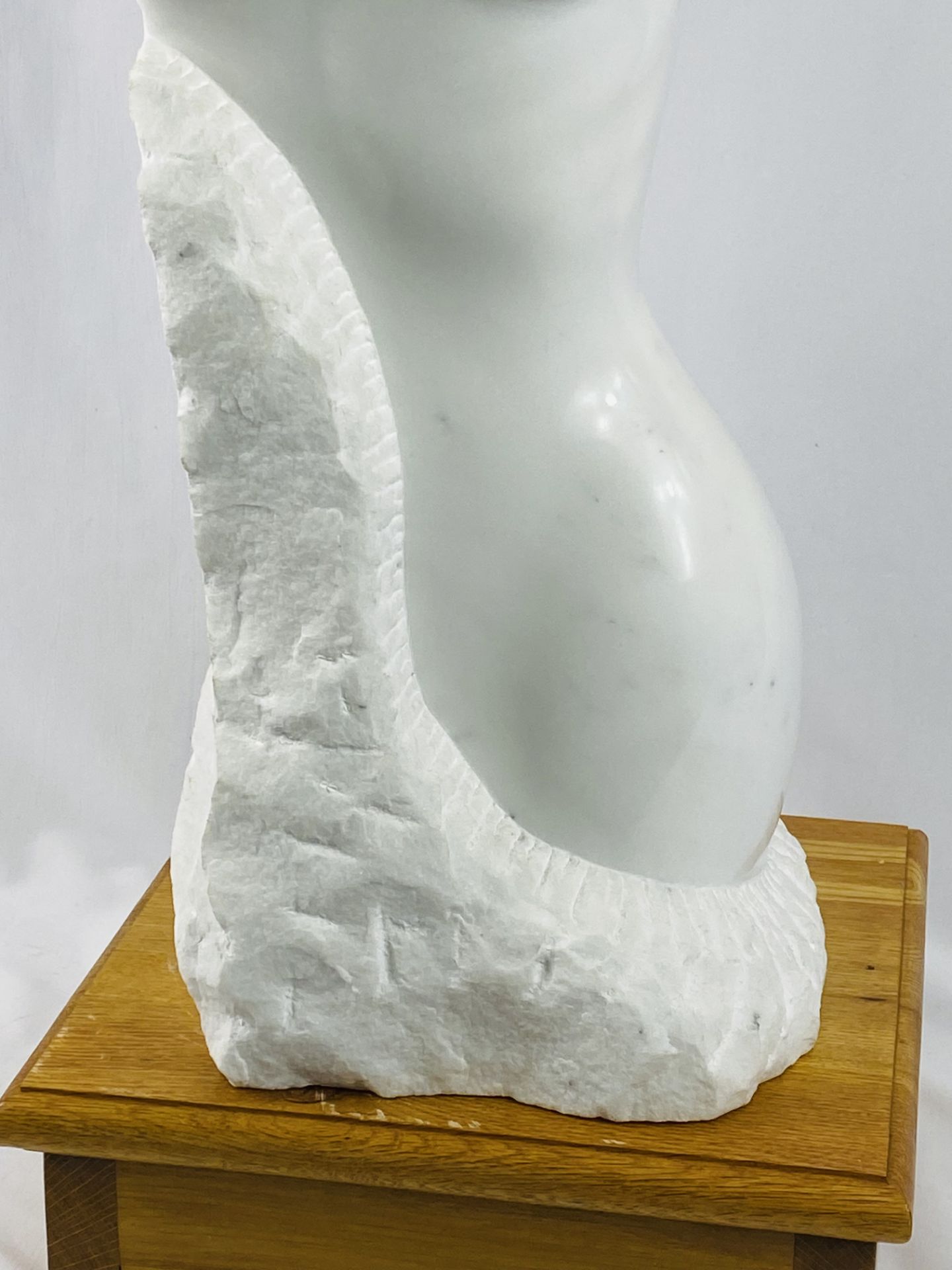 Marble sculpture of female nude torso with signature - Image 9 of 11