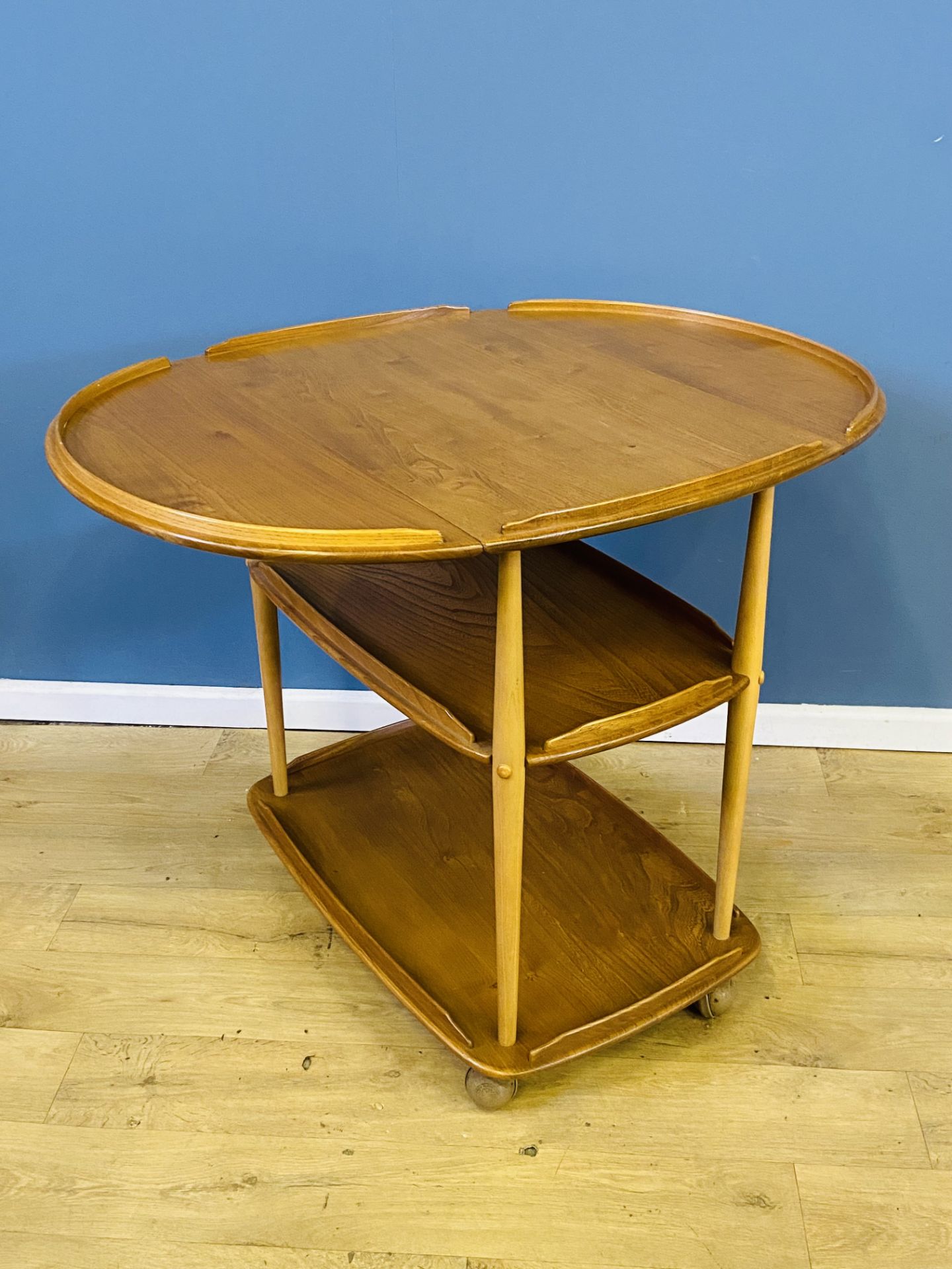 Ercol style three tier serving trolley - Image 4 of 7