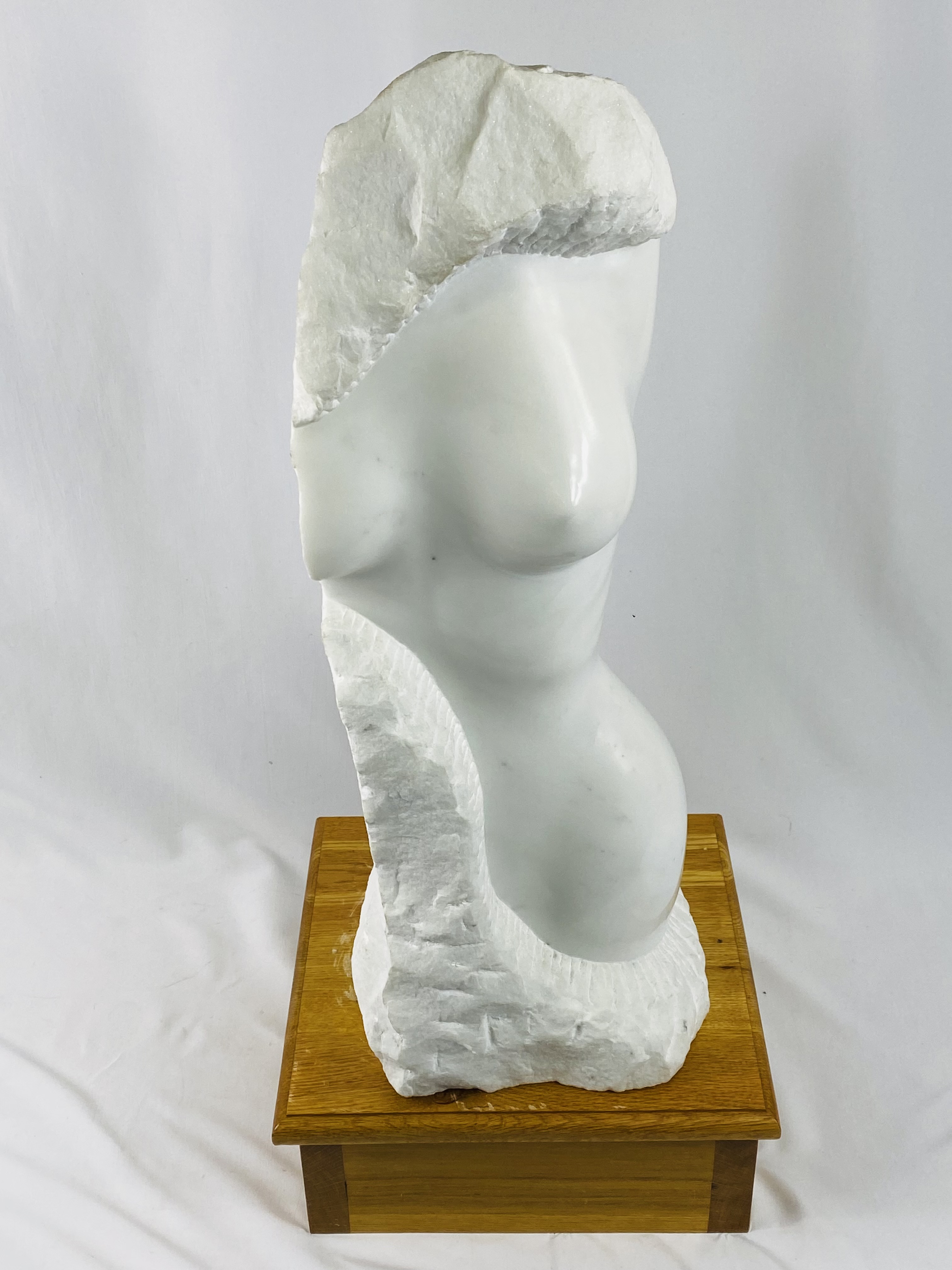 Marble sculpture of female nude torso with signature - Image 4 of 11