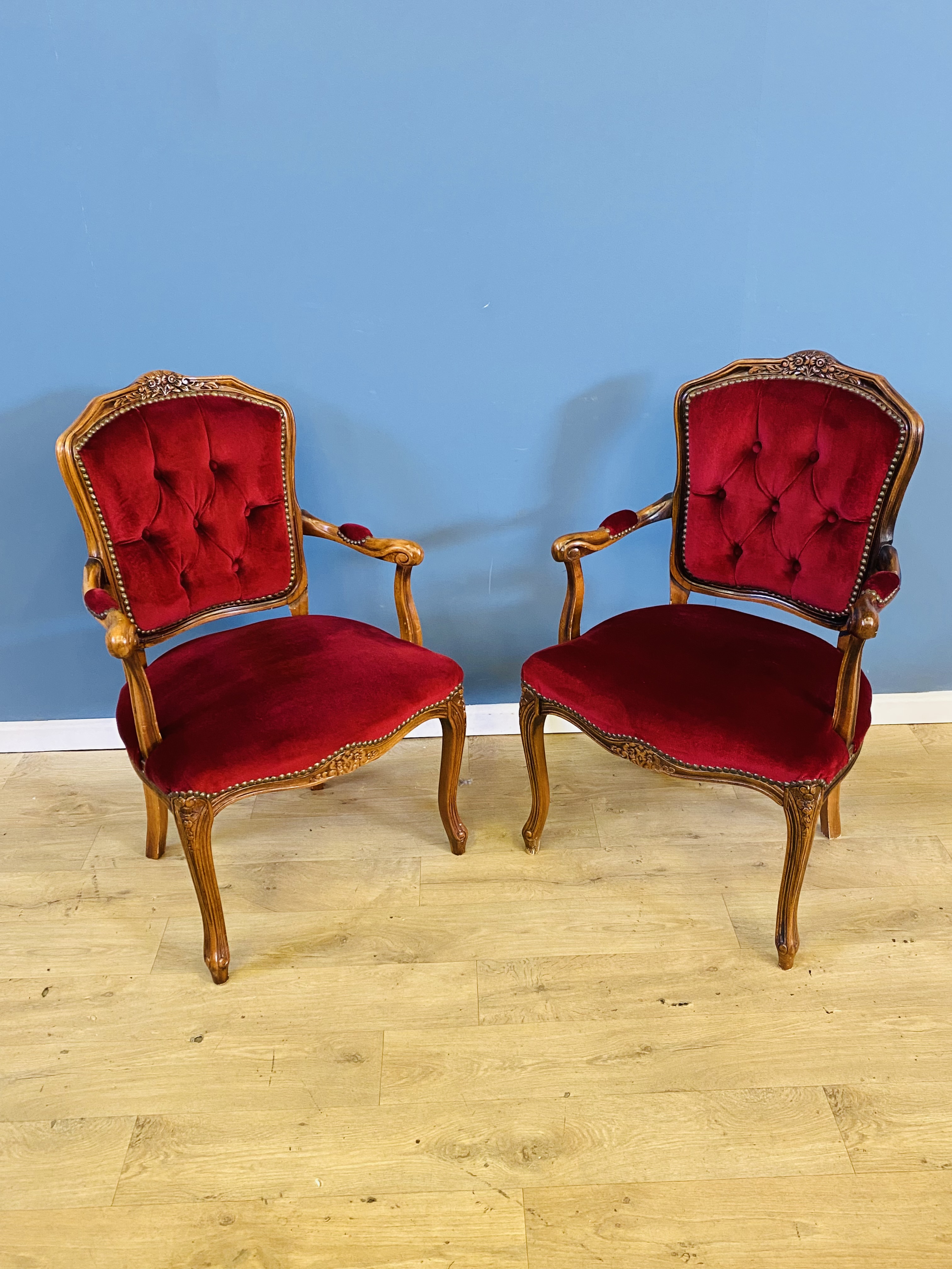 Pair of French style button back elbow chairs - Image 3 of 6