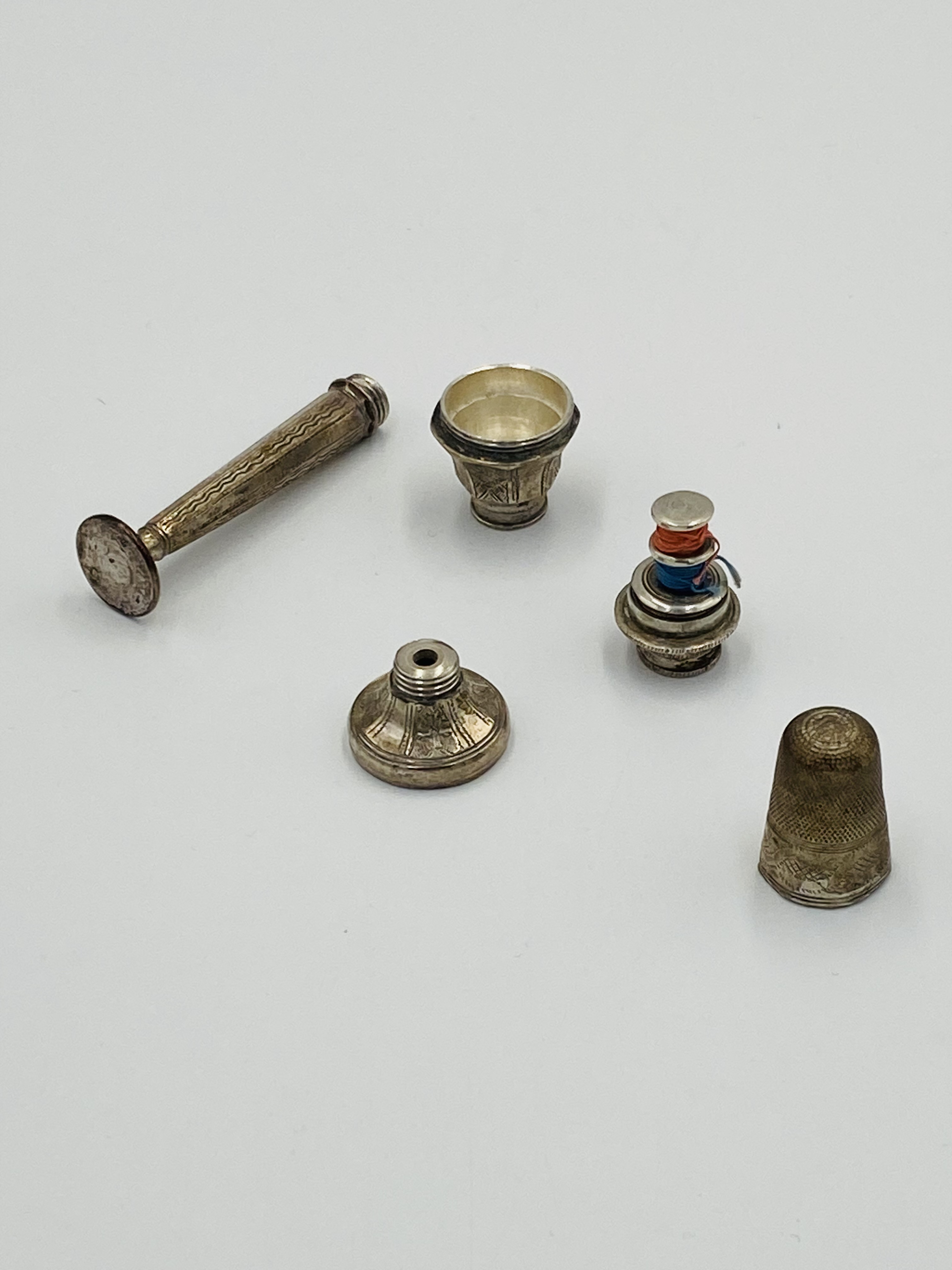 A silver standing thimble compendium/needle case/seal - Image 5 of 5