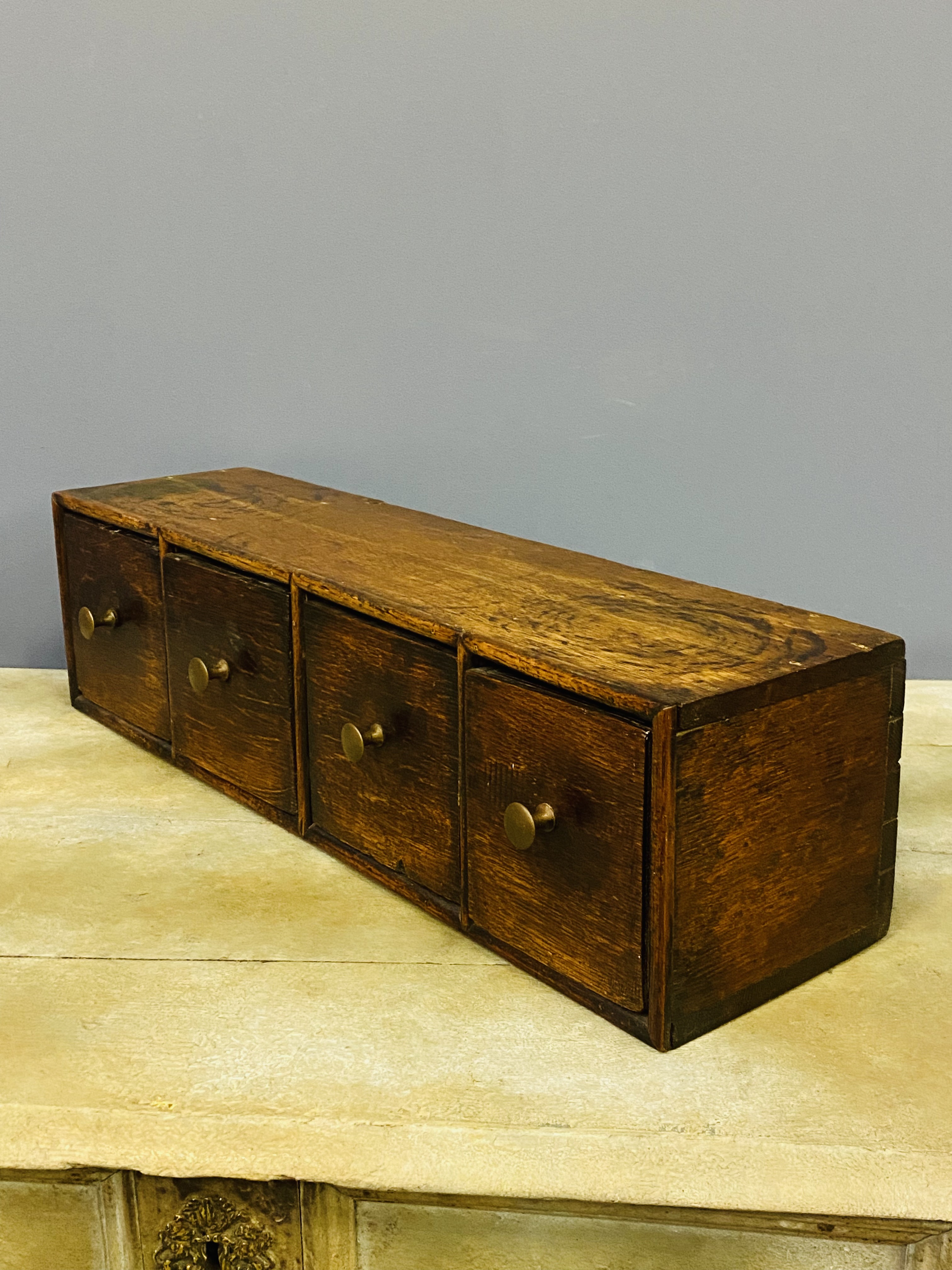 Antique oak bank of spice drawers - Image 2 of 7