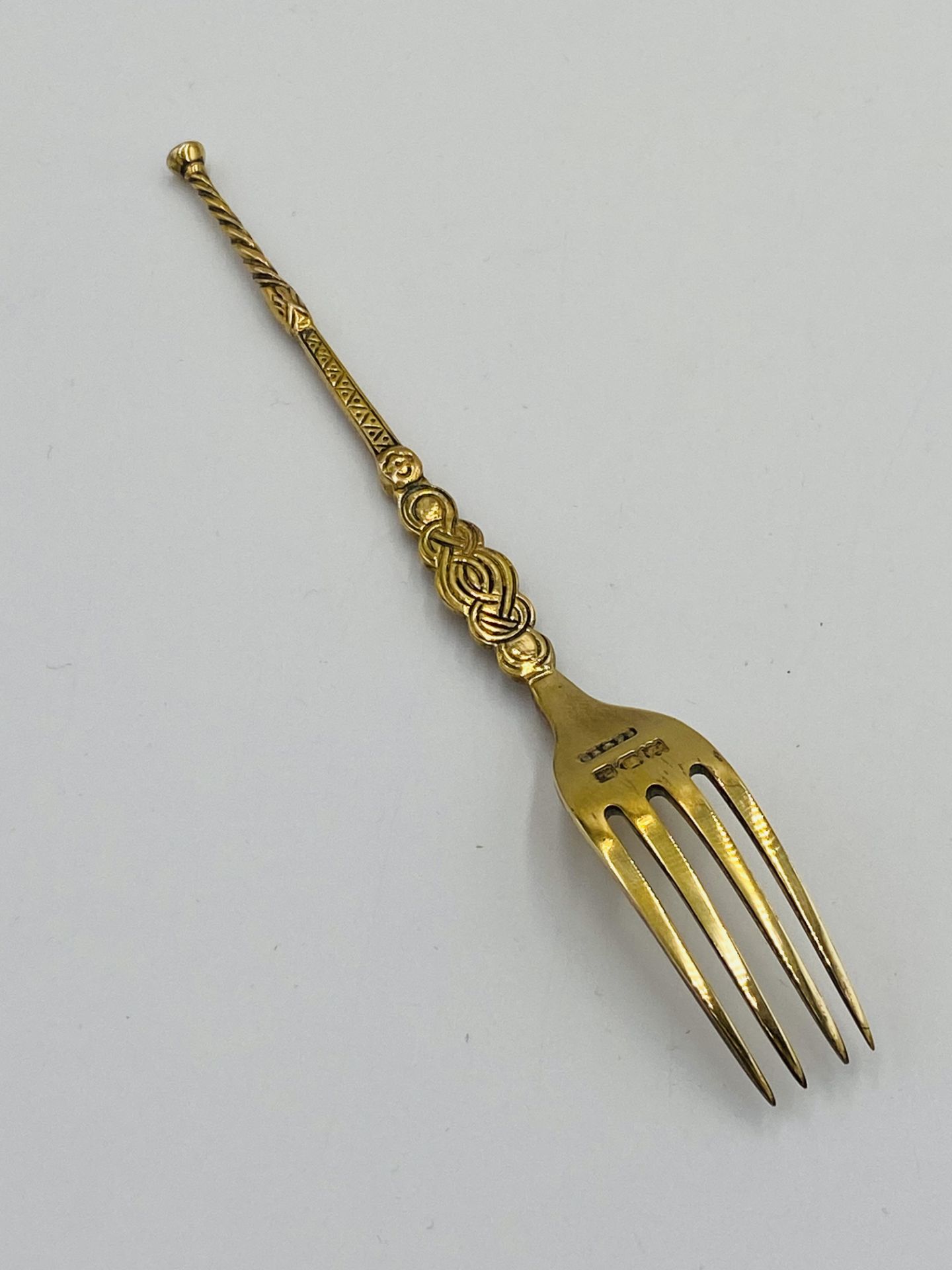 Silver gilt anointing set in box - Image 7 of 7