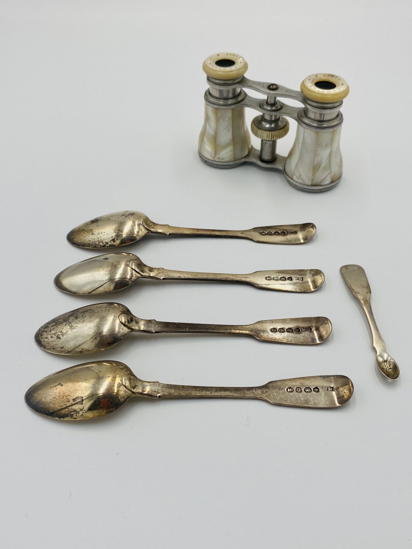 Four silver tea spoons and other items - Bild 5 aus 7