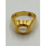 18ct gold signet ring