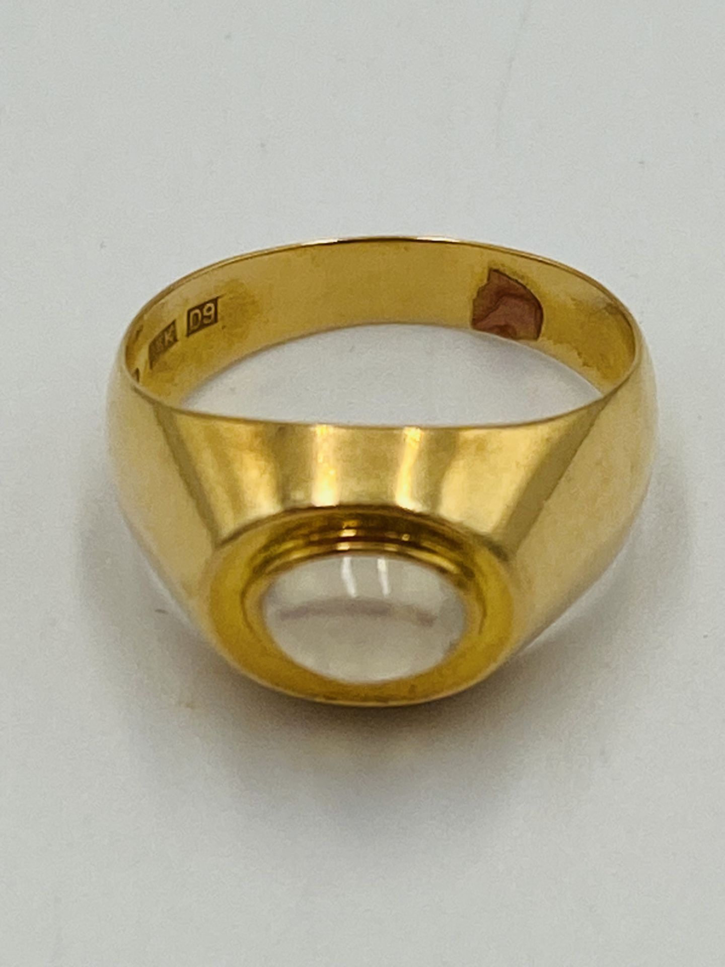 18ct gold signet ring