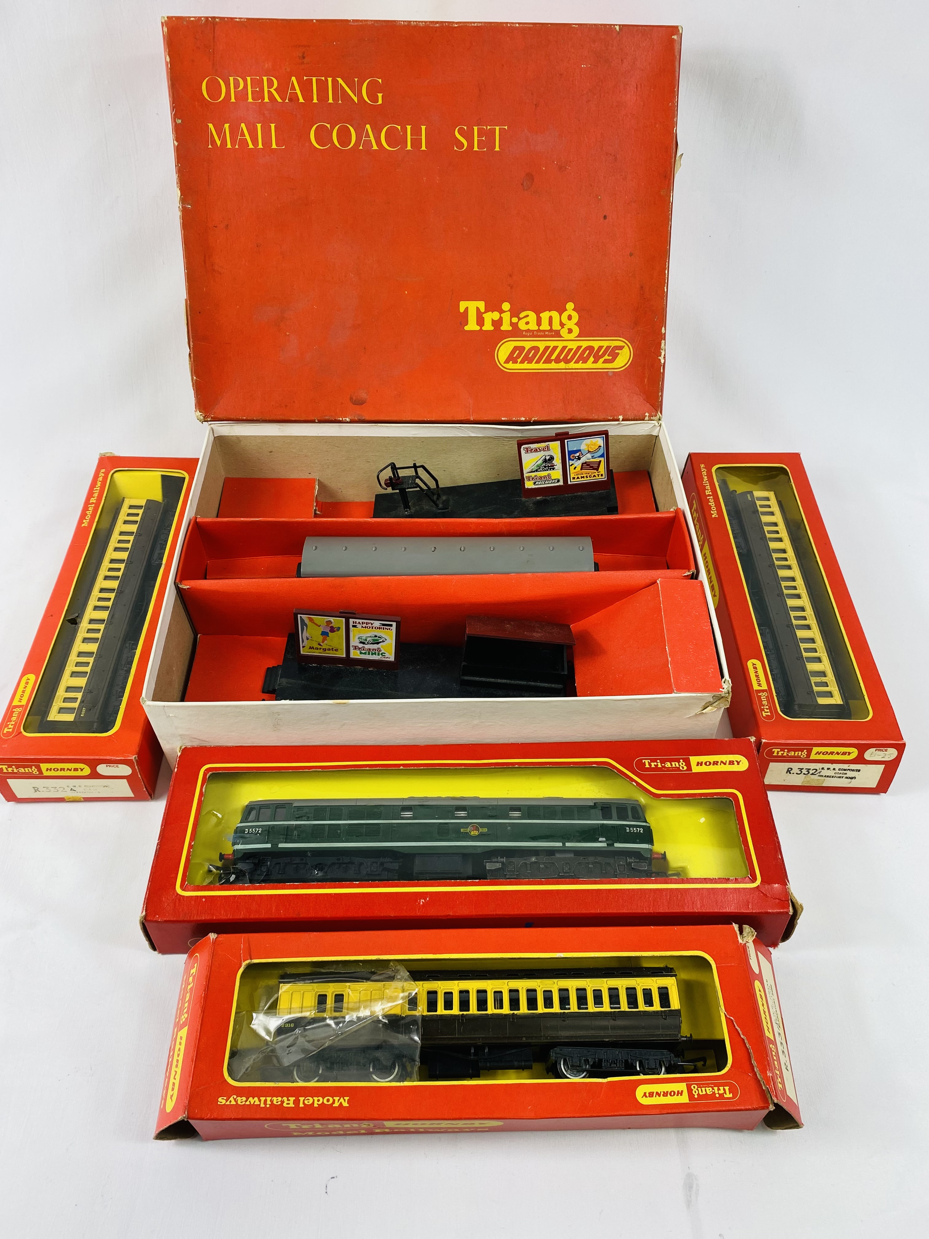 Quantity of 00 gauge Triang railway items - Image 3 of 3