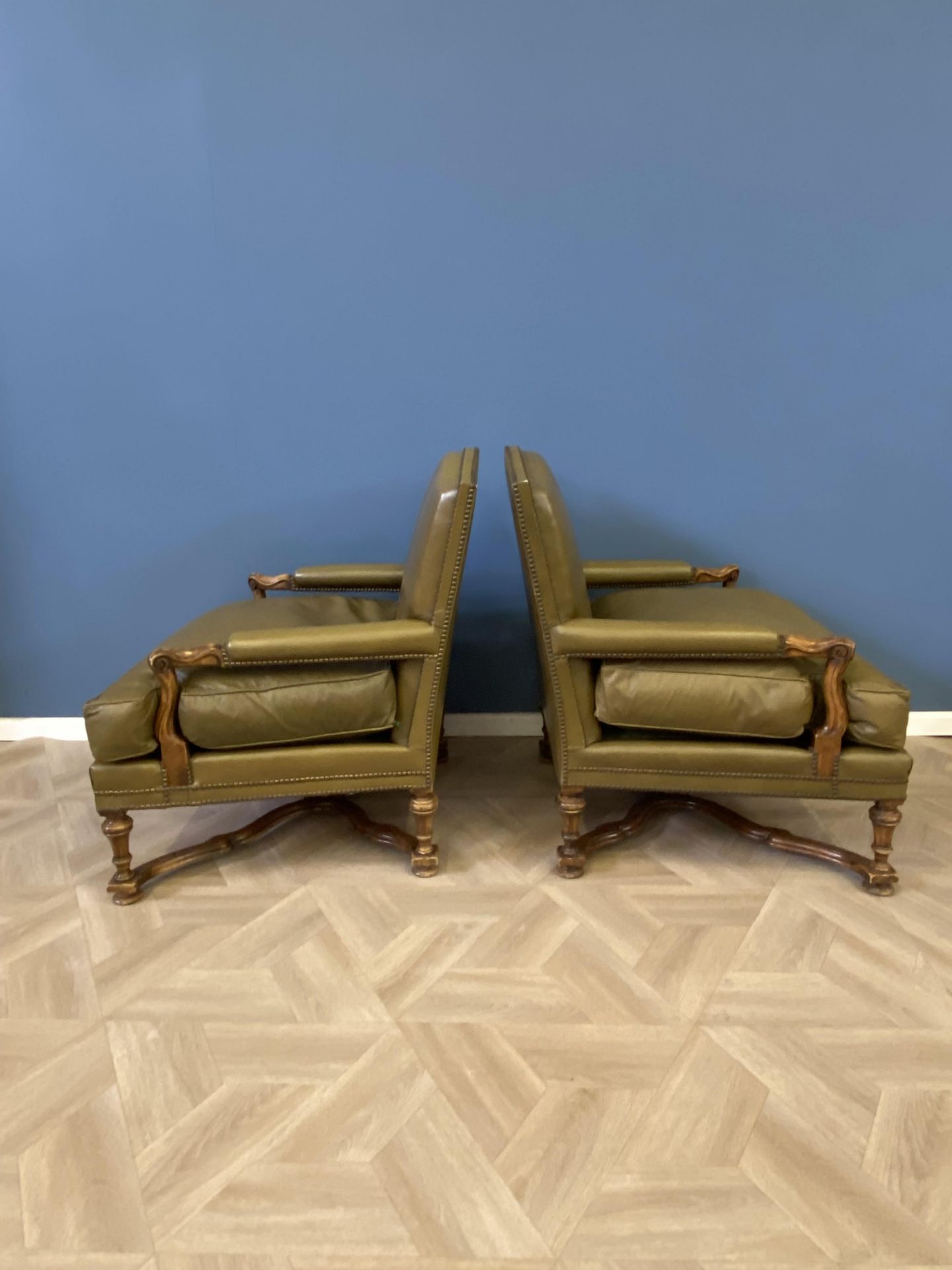 Pair of green leather armchairs - Image 4 of 12