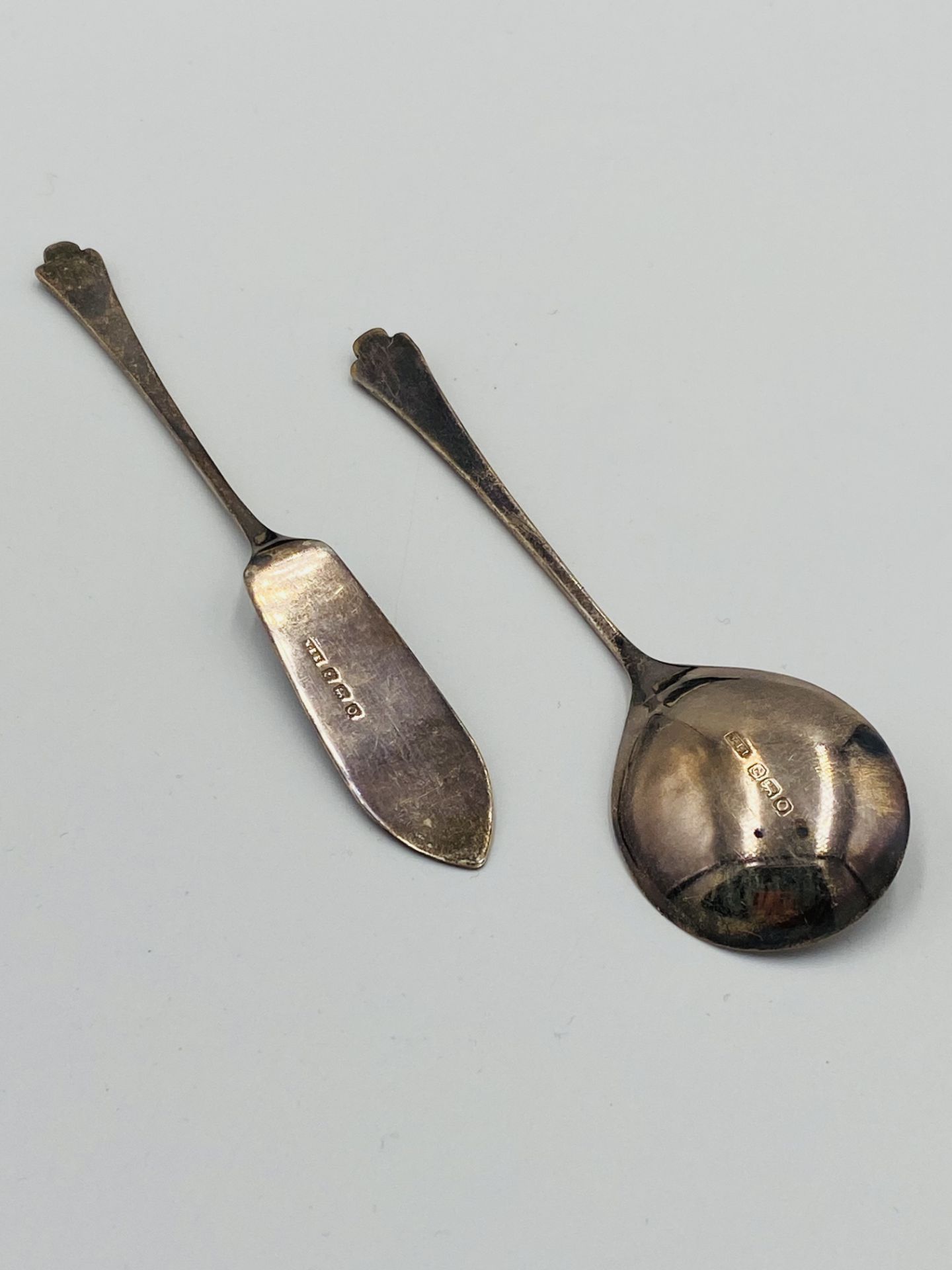 Silver gilt anointing spoon together with a boxed silver spoon and knife - Image 3 of 6