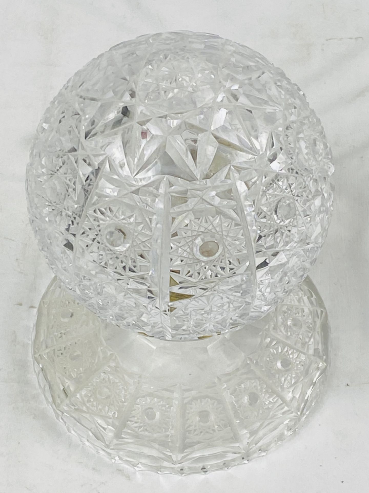 Cut glass table lamp - Image 5 of 5