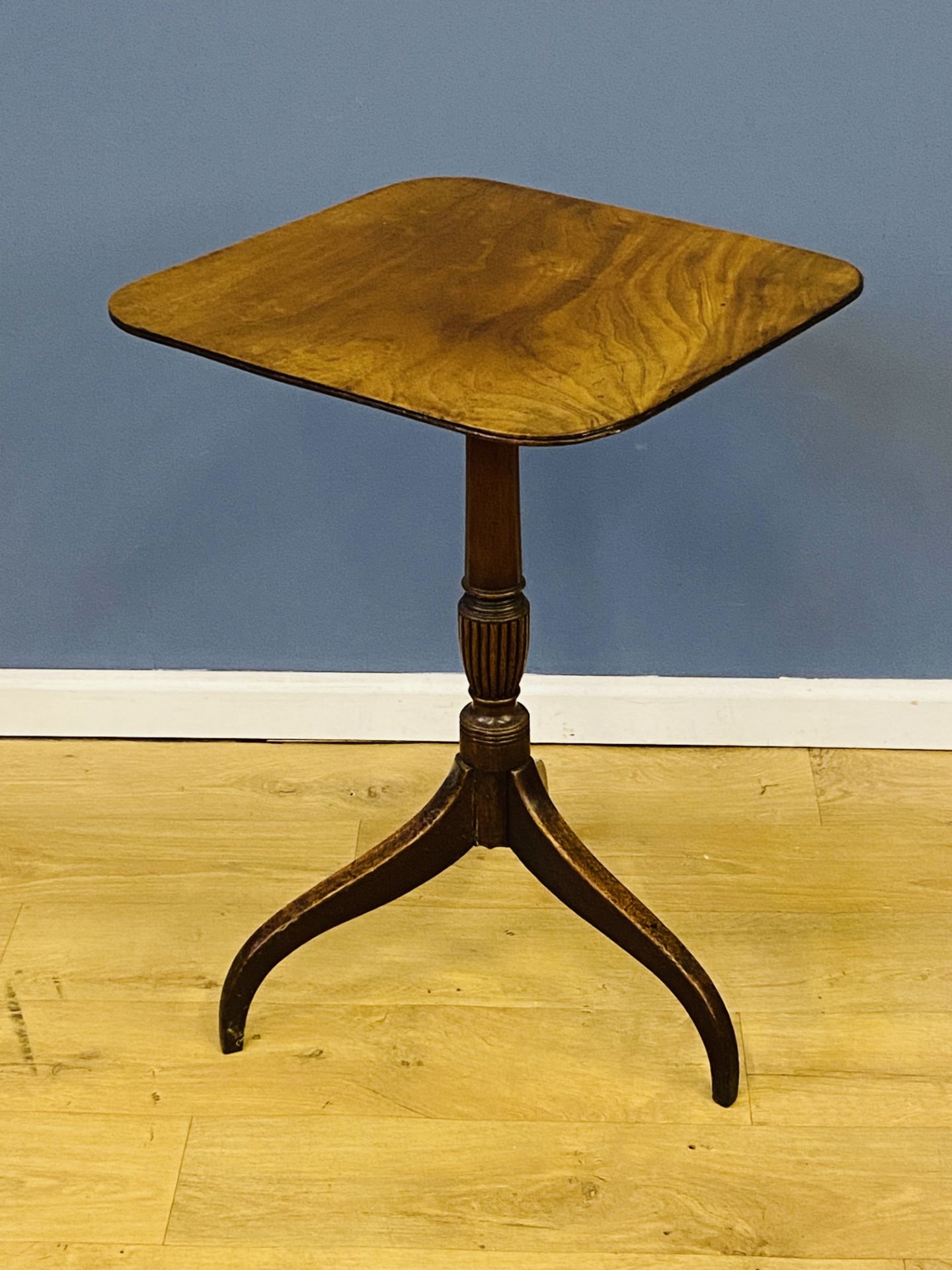 19th century mahogany occasional table - Image 7 of 7