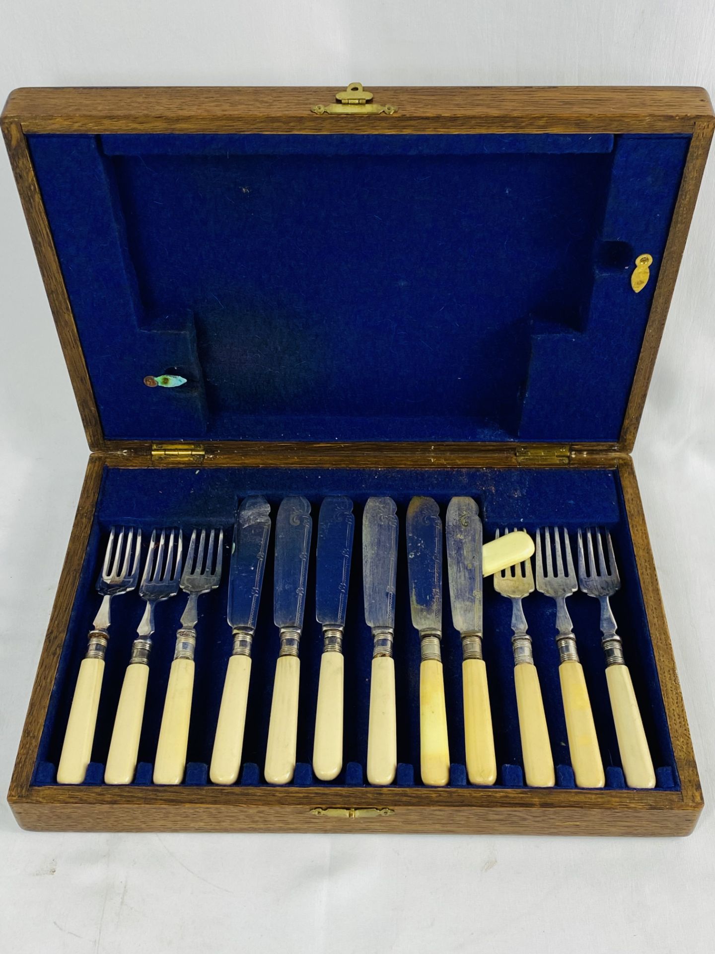 Canteen of silverplate cutlery and other silver plate cutlery - Image 3 of 6