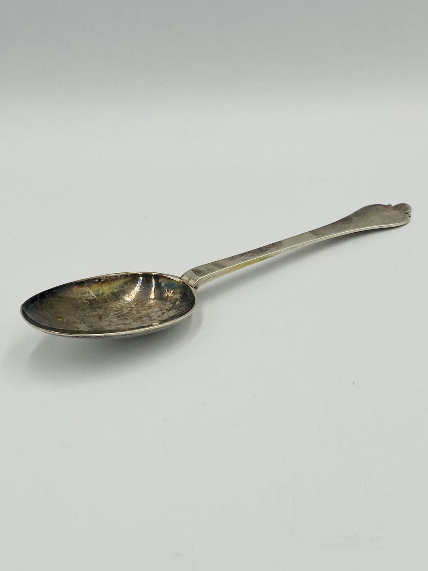 William III silver trefid spoon 1694 - Image 2 of 6