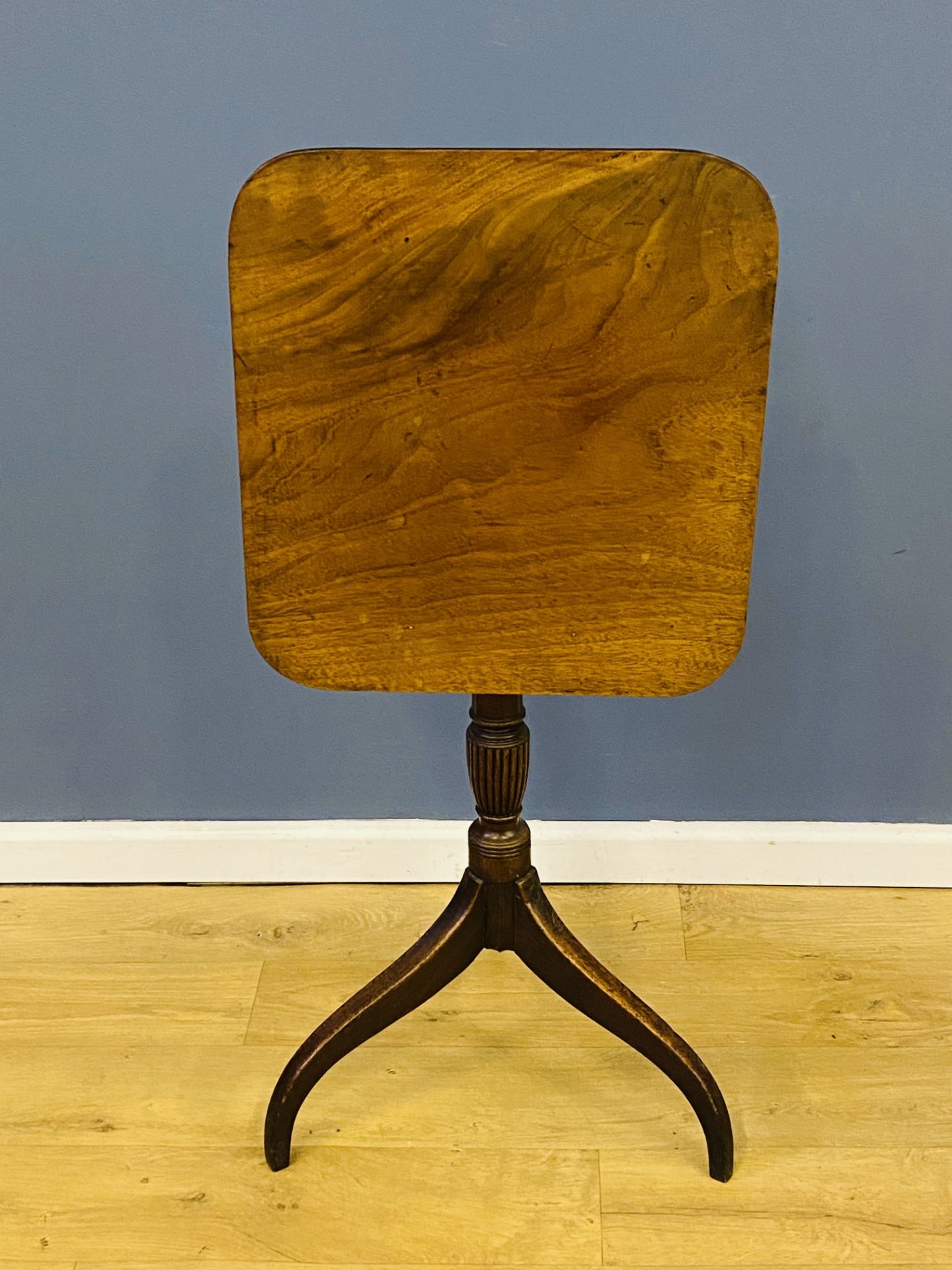 19th century mahogany occasional table - Image 4 of 7
