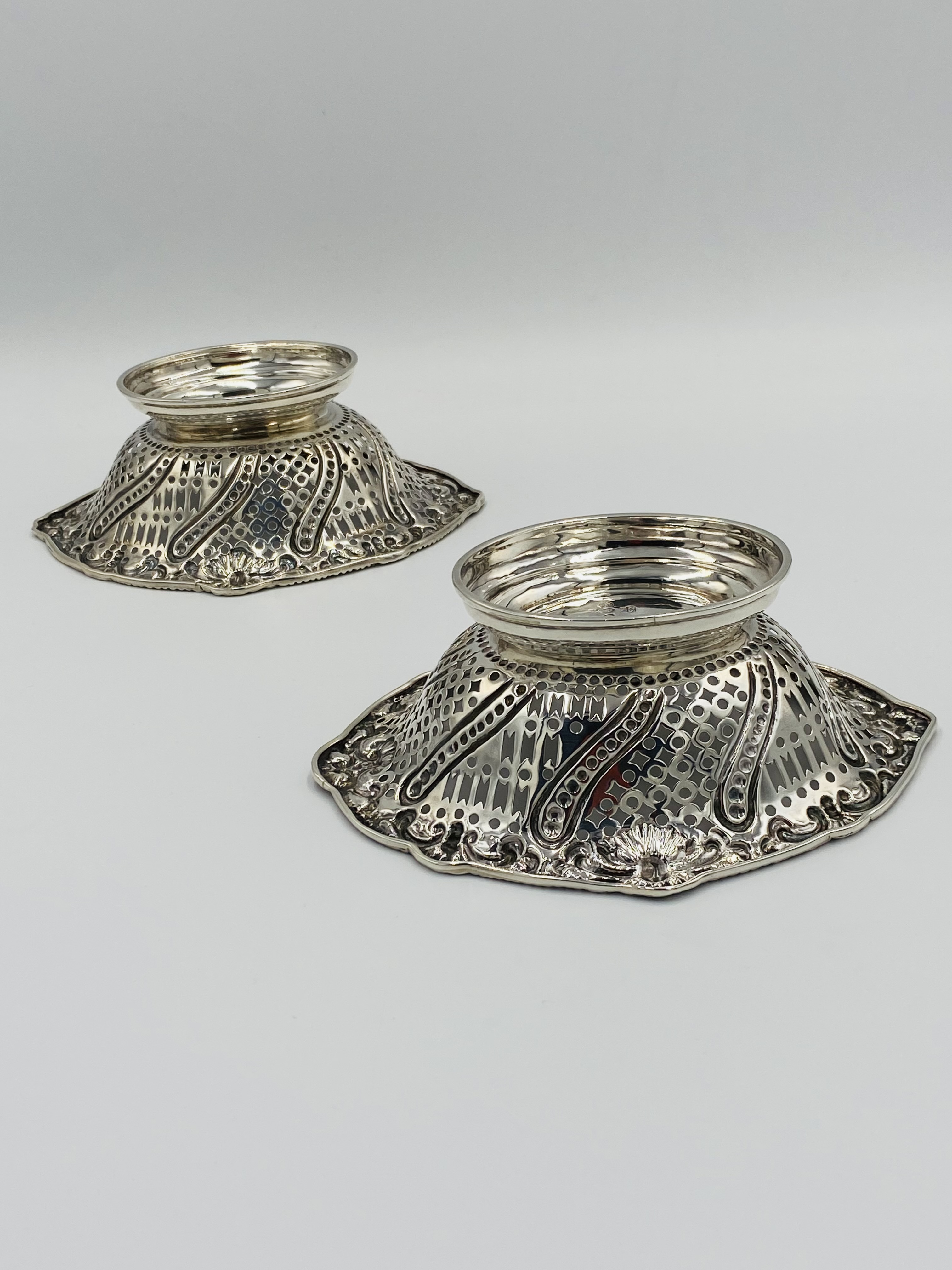 Pair of pierced bon bon dishes, London 1891 - Image 5 of 6