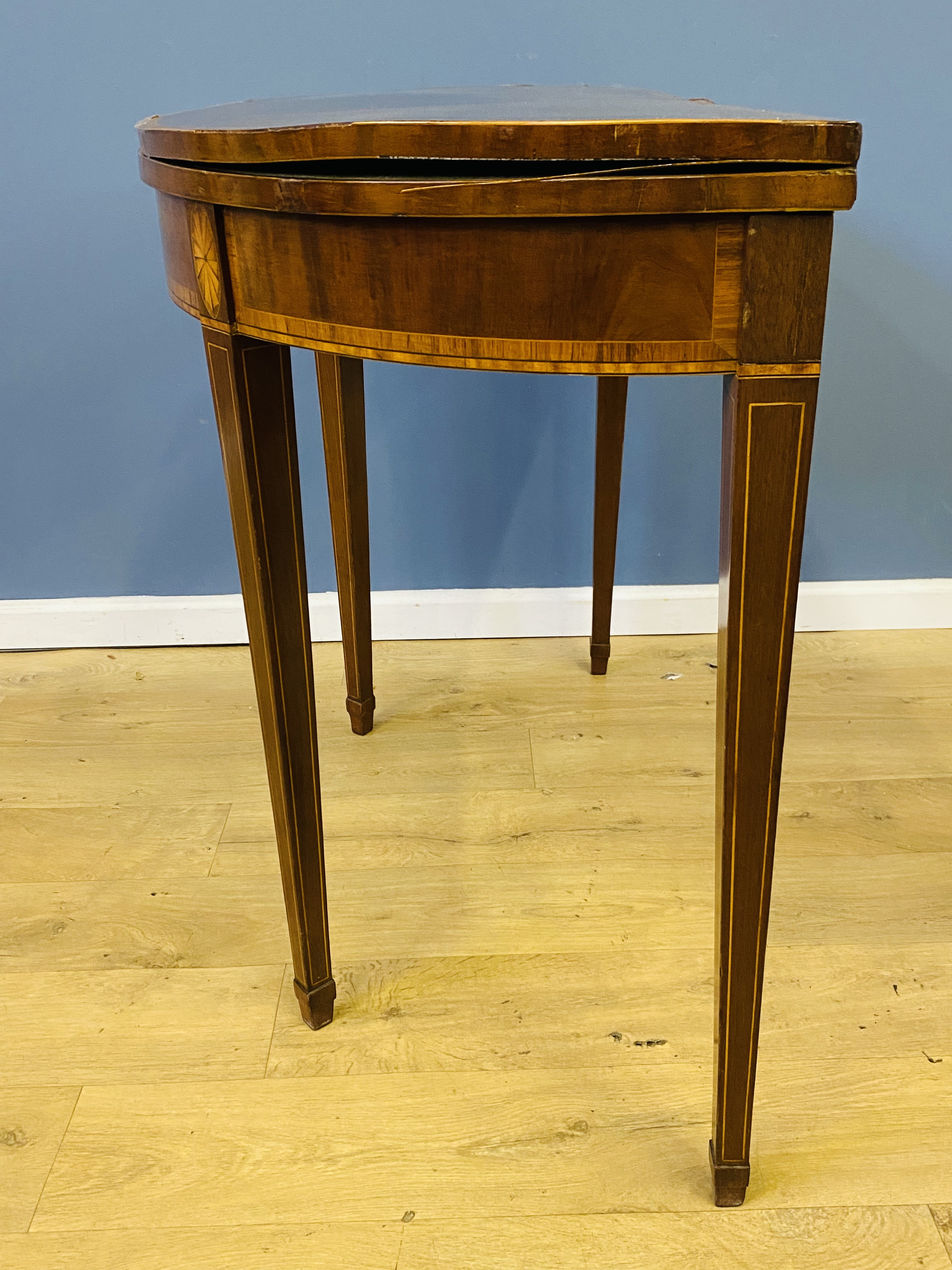 Georgian mahogany demi lune card table - Image 3 of 6