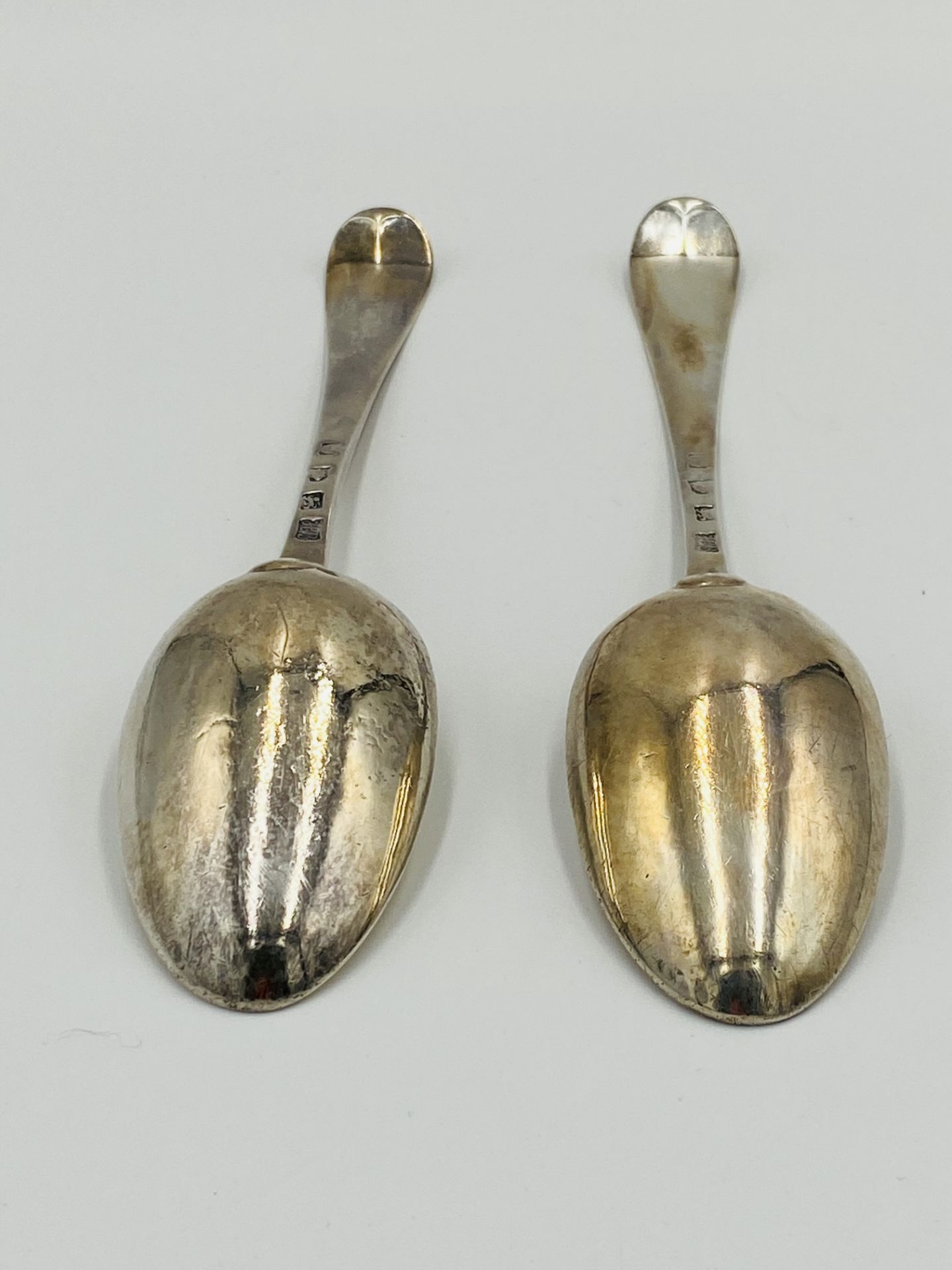 A pair of mid 18th century silver Old English pattern table spoons by Hester Bateman - Image 5 of 6