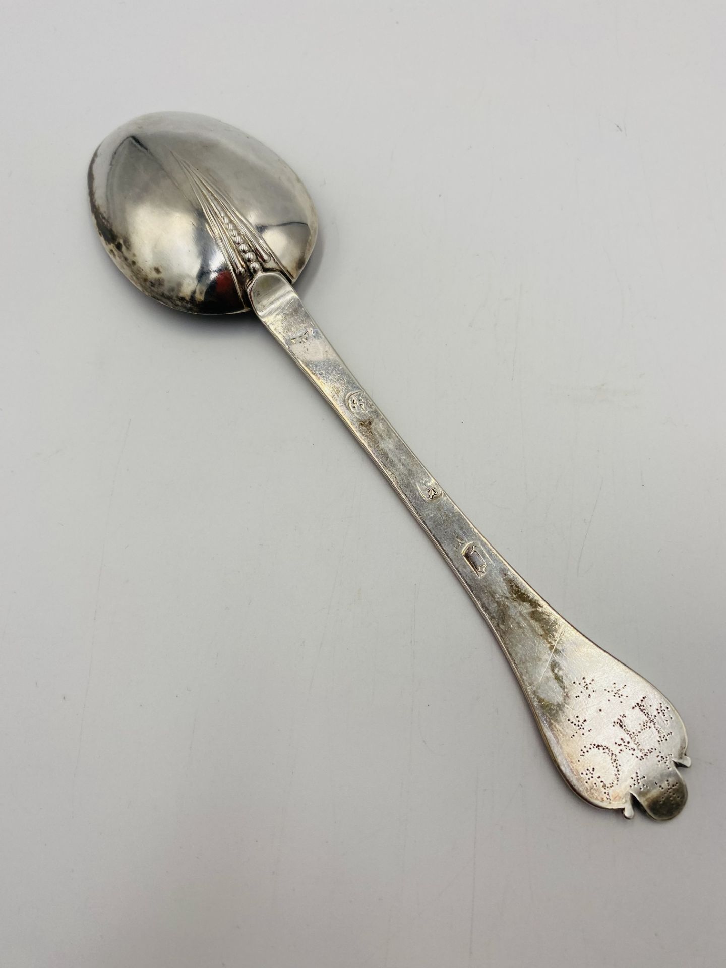 William III silver trefid spoon 1694 - Image 3 of 6