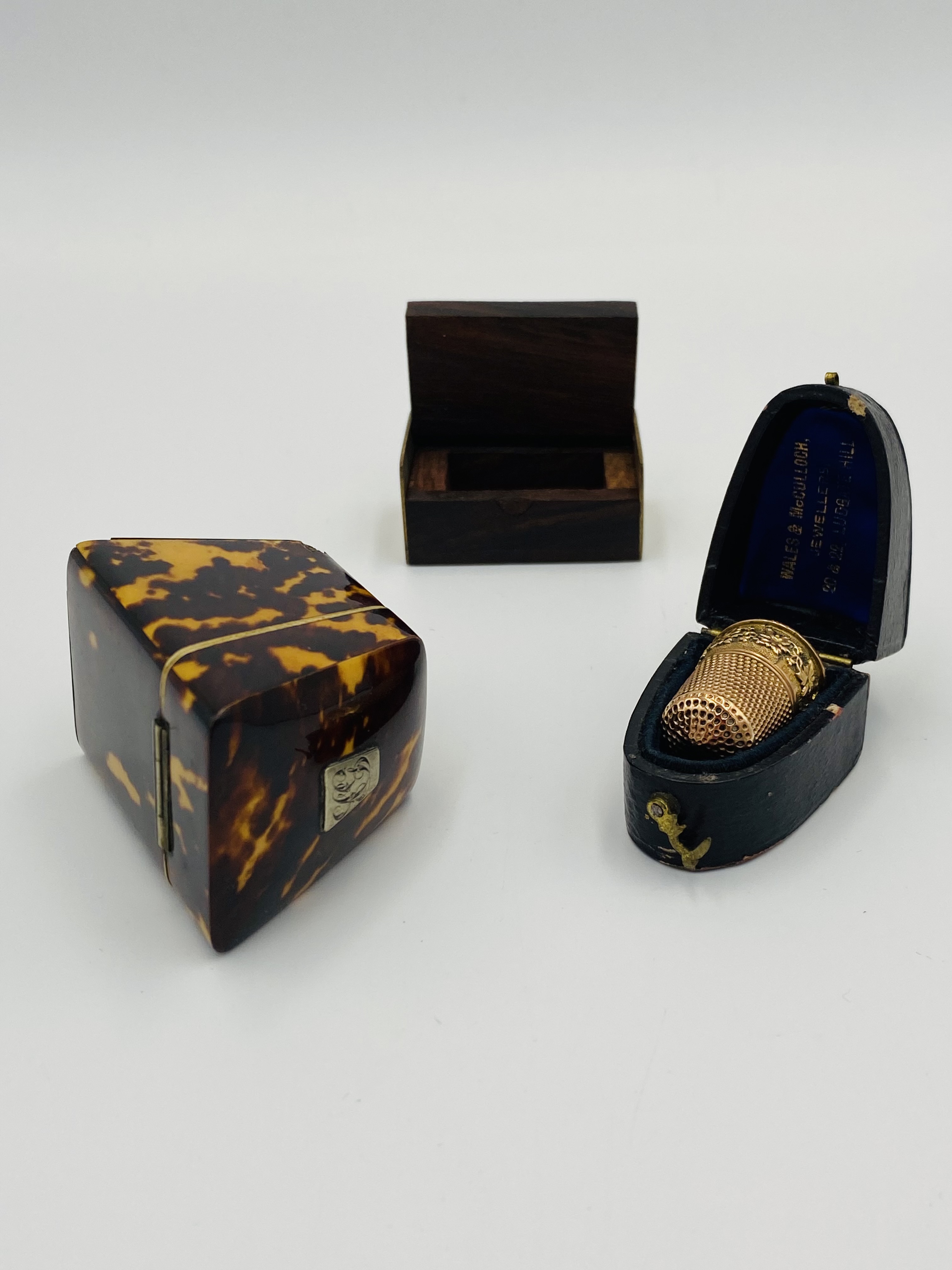 9ct gold thimble, 1907, a19th century tortoiseshell needle box; and a brass bound hardwood box. - Image 4 of 6