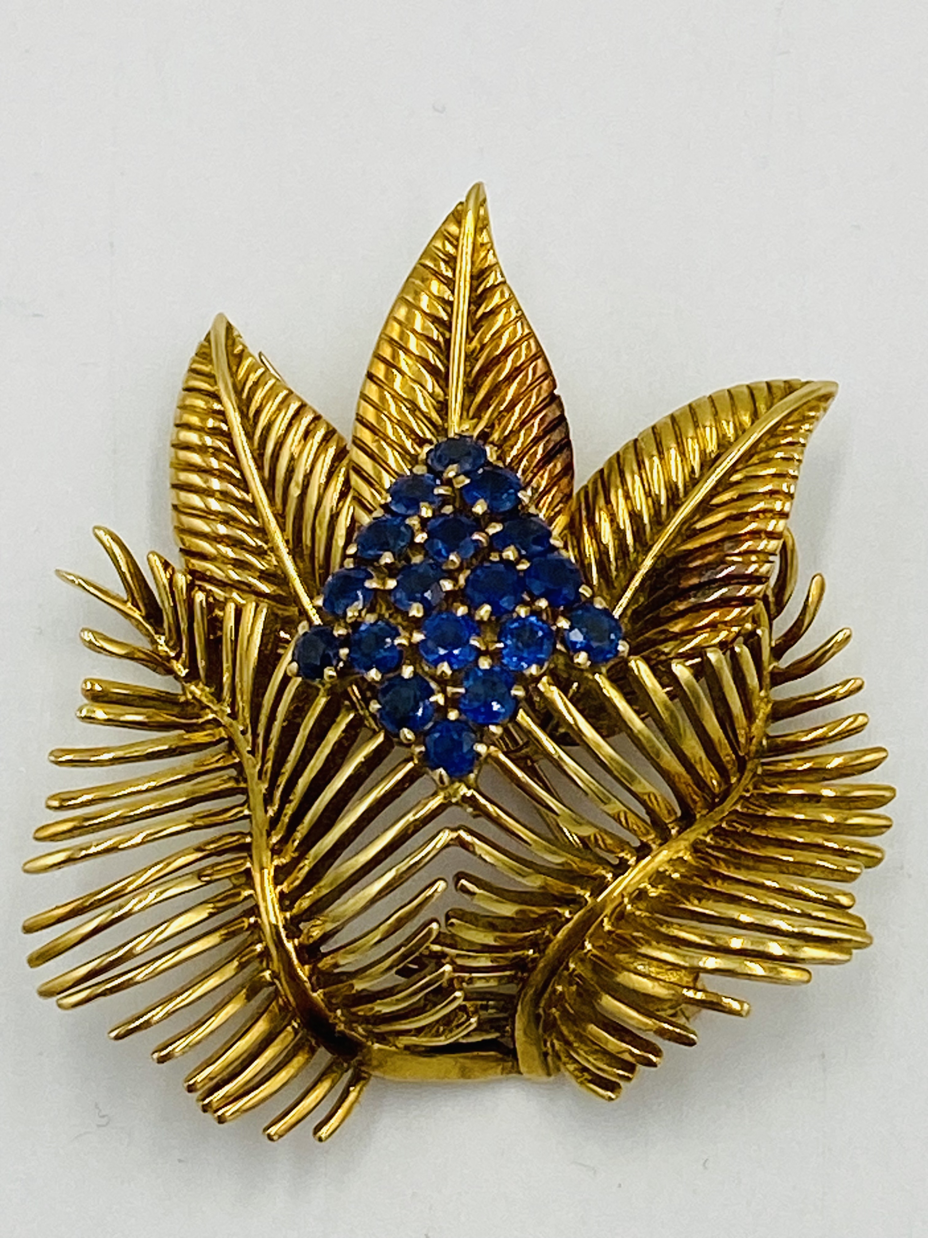 18ct gold, sapphire and diamond brooch - Image 2 of 5