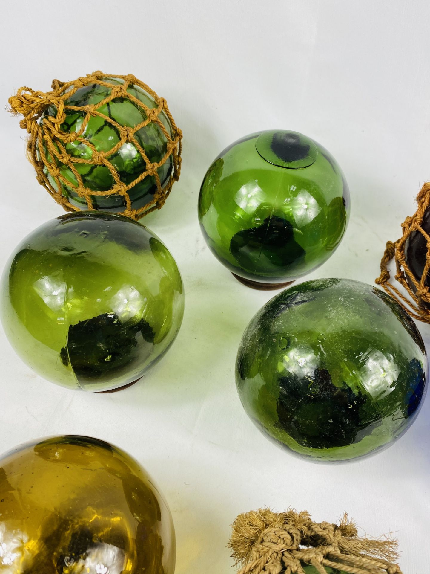 Eight glass fishing floats - Image 4 of 6