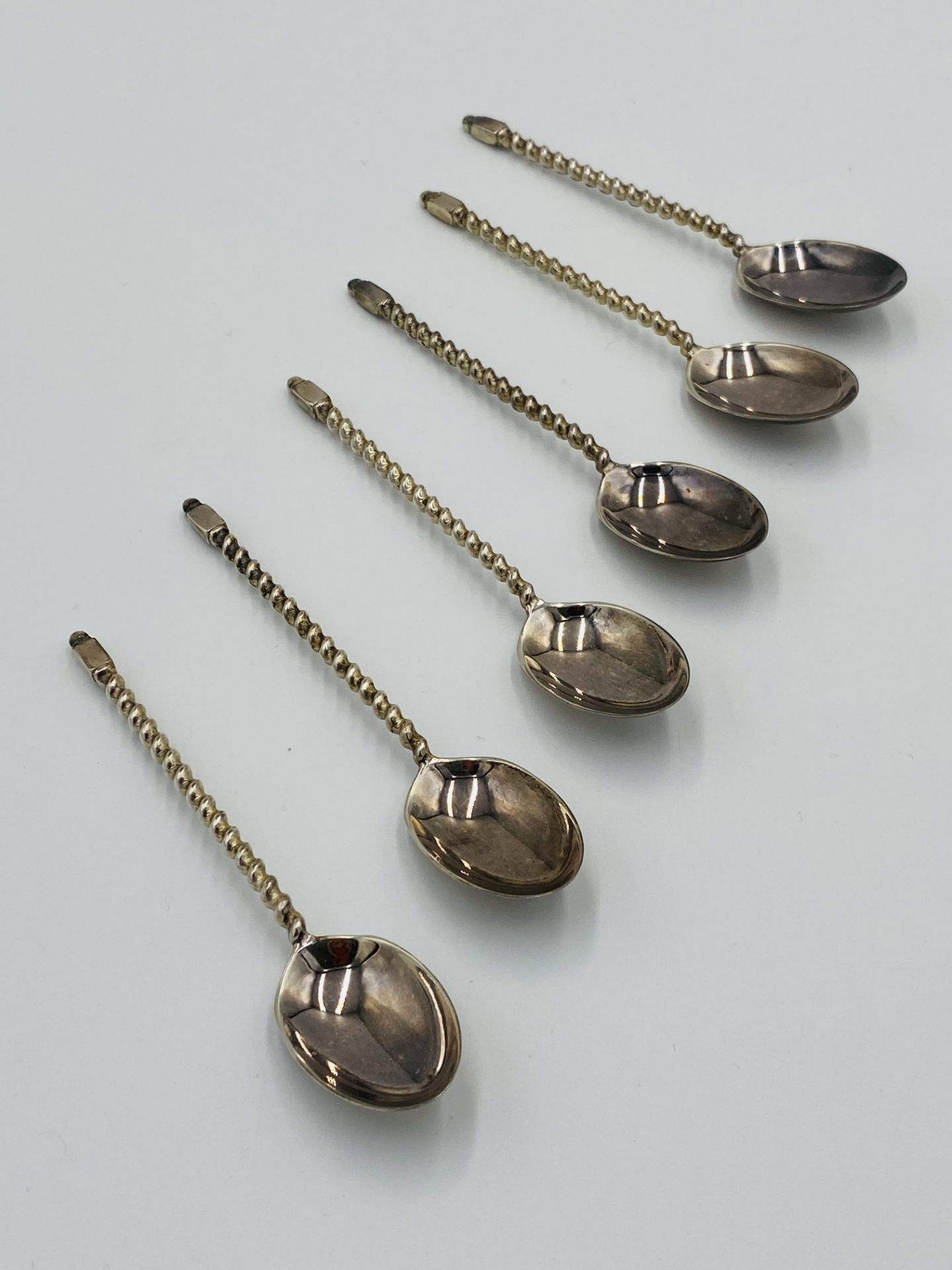 Six silver teaspoons with spiral handle, in fitted box, - Image 3 of 7