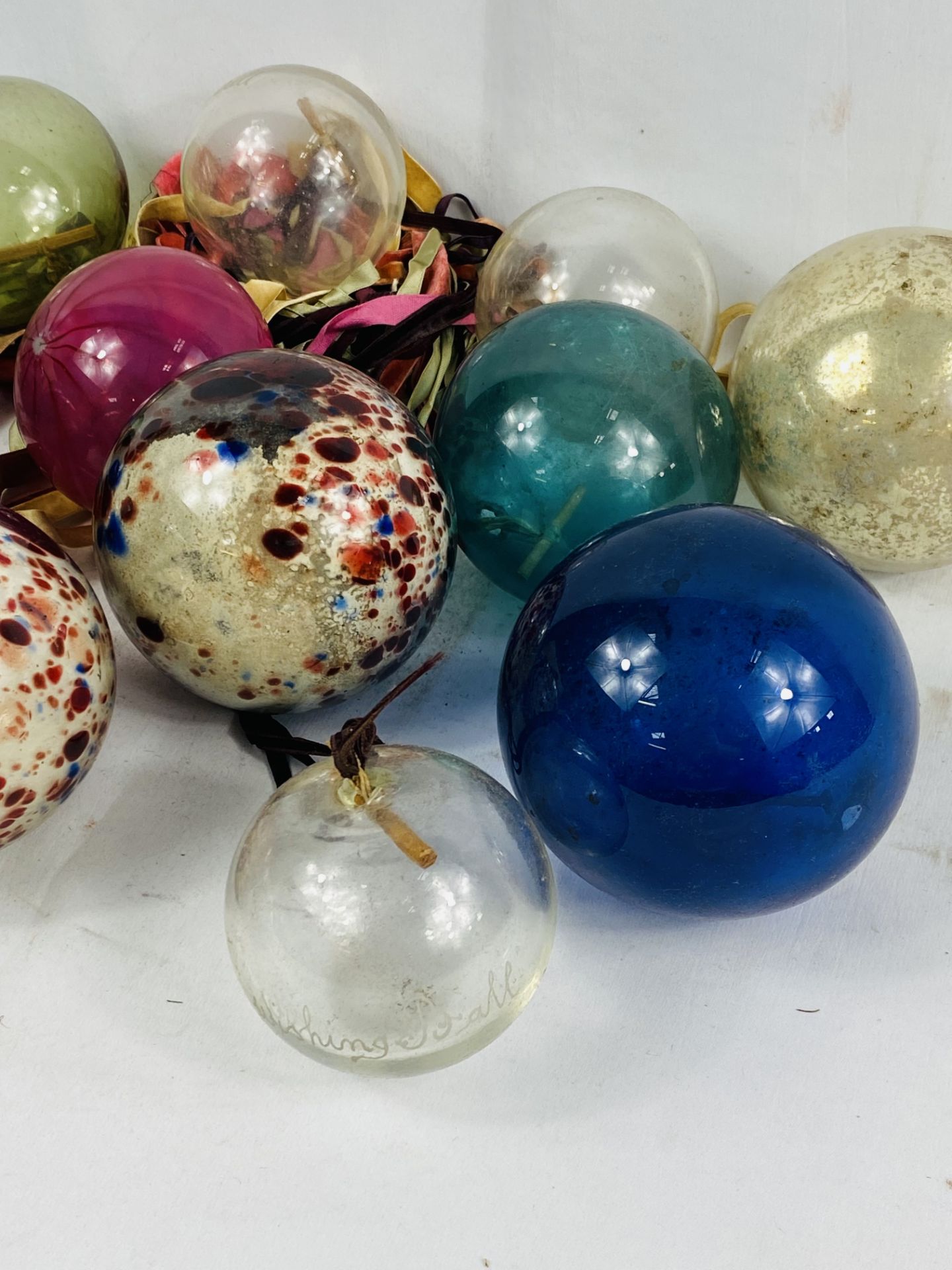 Fourteen decorative glass balls - Image 5 of 7