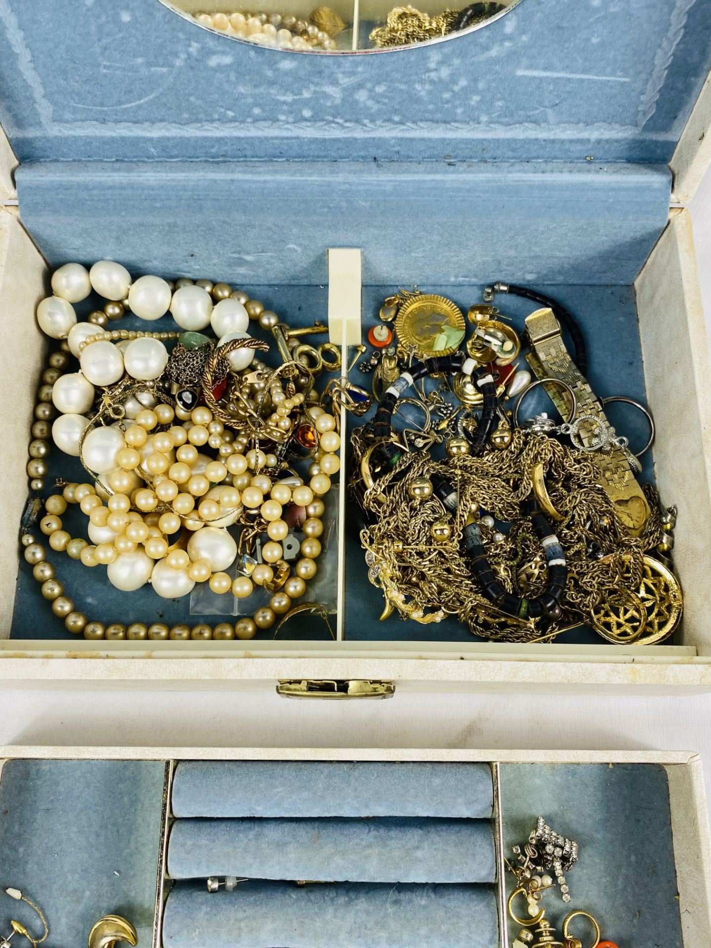 Quantity of costume jewellery - Image 3 of 5