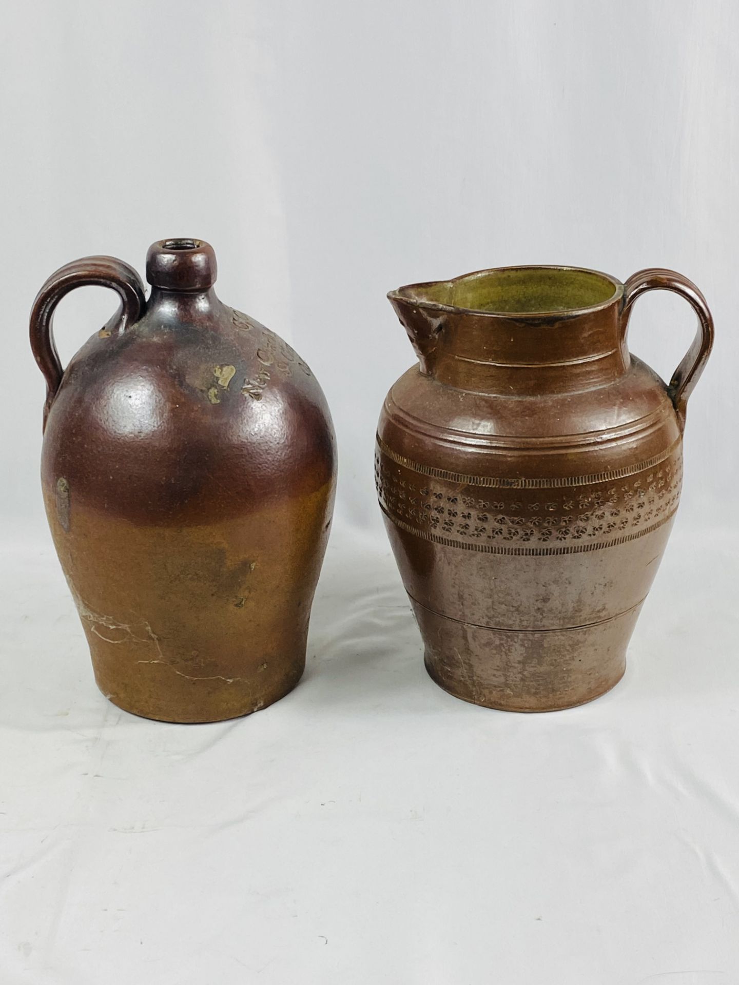 A stoneware jug and flagon - Image 6 of 6