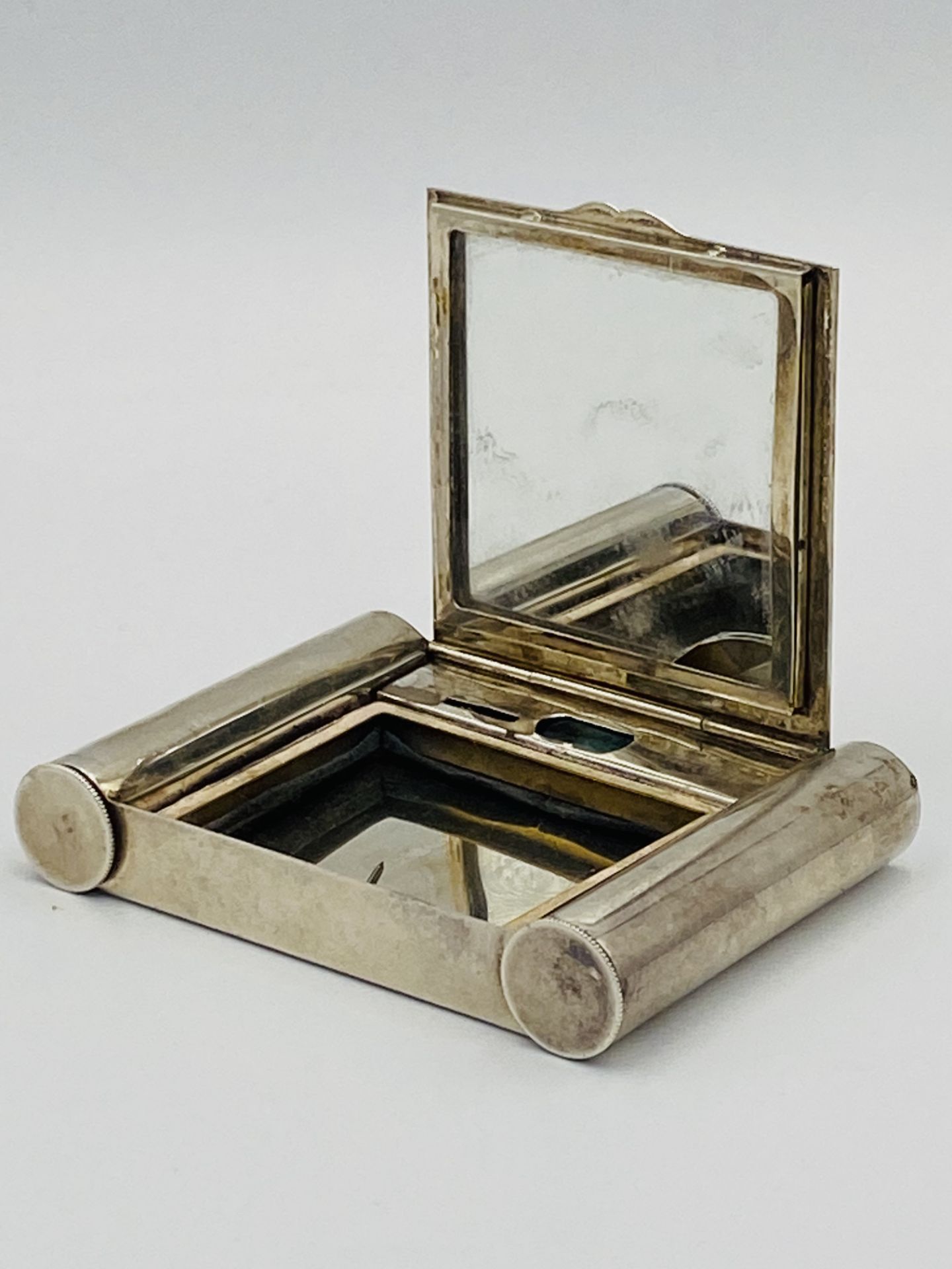 Silver case by Deakin & Francis, Birmingham 1934 - Image 2 of 5