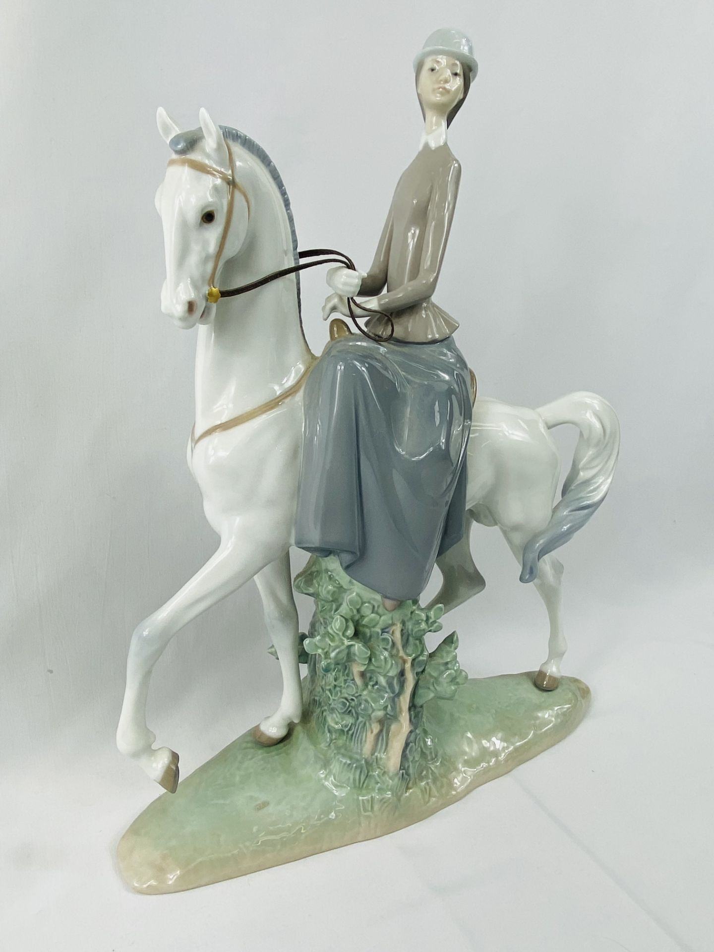 Lladro figure of a lady on horseback - Bild 3 aus 4