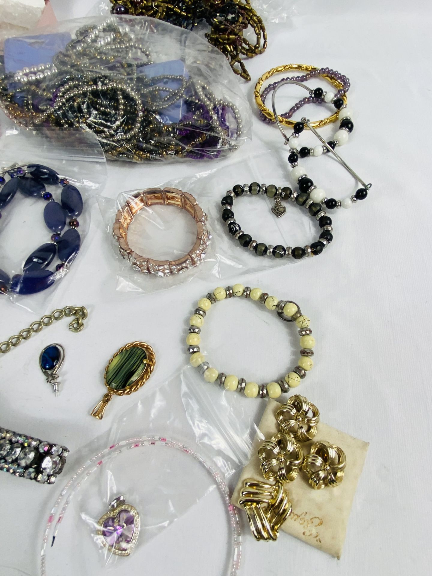 Quantity of costume jewellery - Bild 9 aus 11