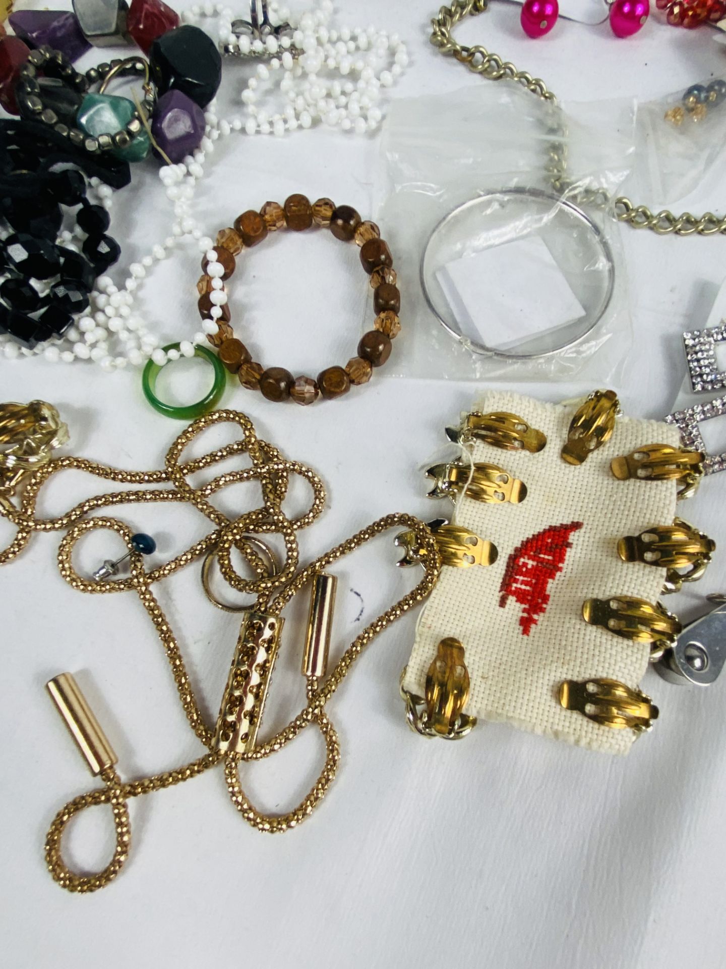 Quantity of costume jewellery - Bild 3 aus 11