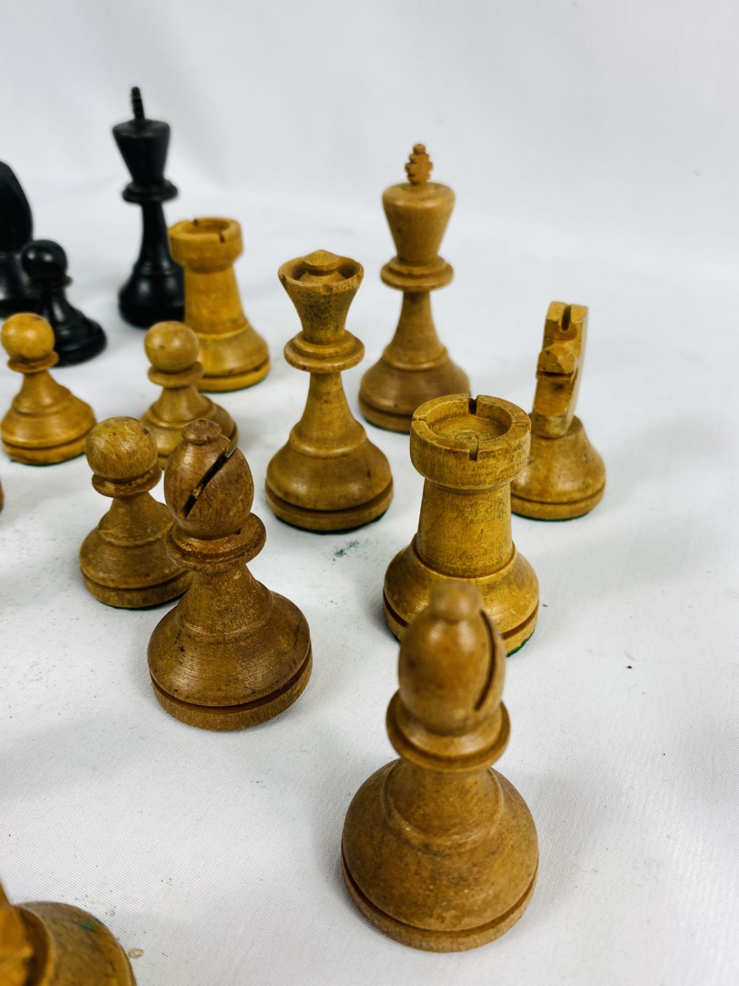 Boxwood chess set - Image 6 of 7