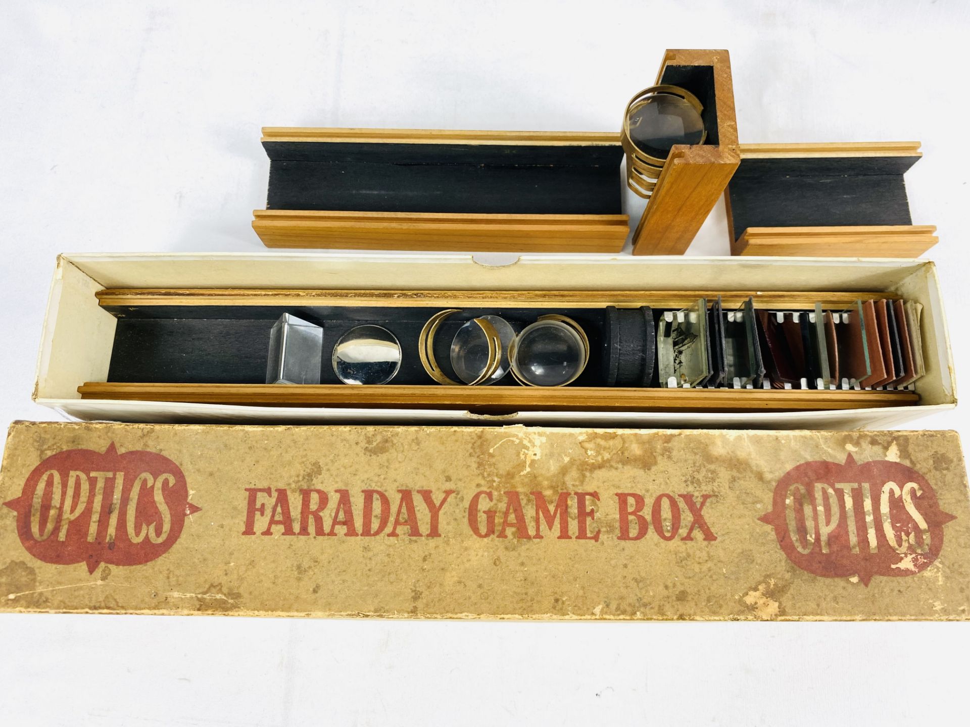 Faraday game box of science optix, with instruction booklet by William Le Gay.