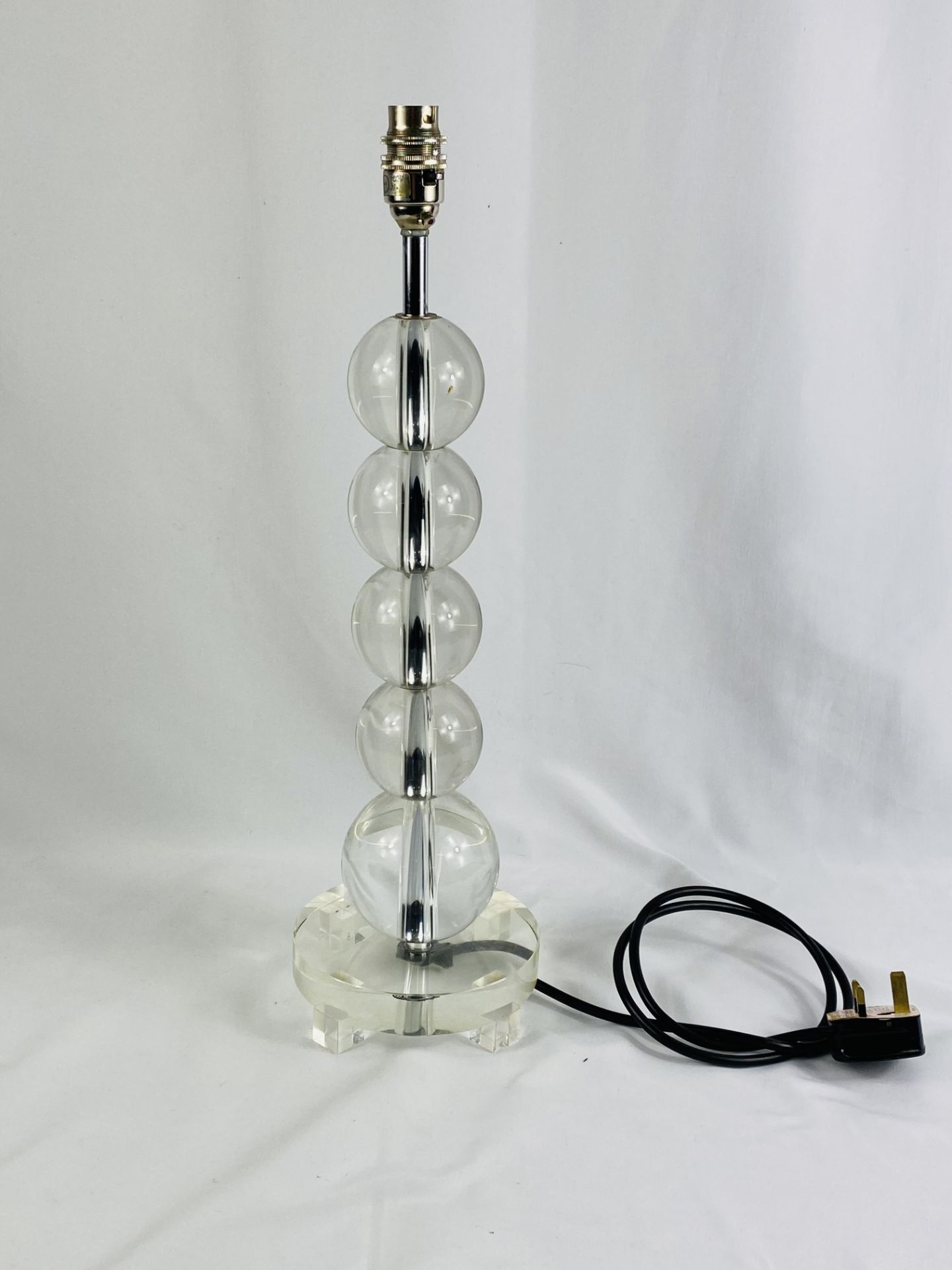Contemporary glass and chrome table lamp - Image 3 of 5