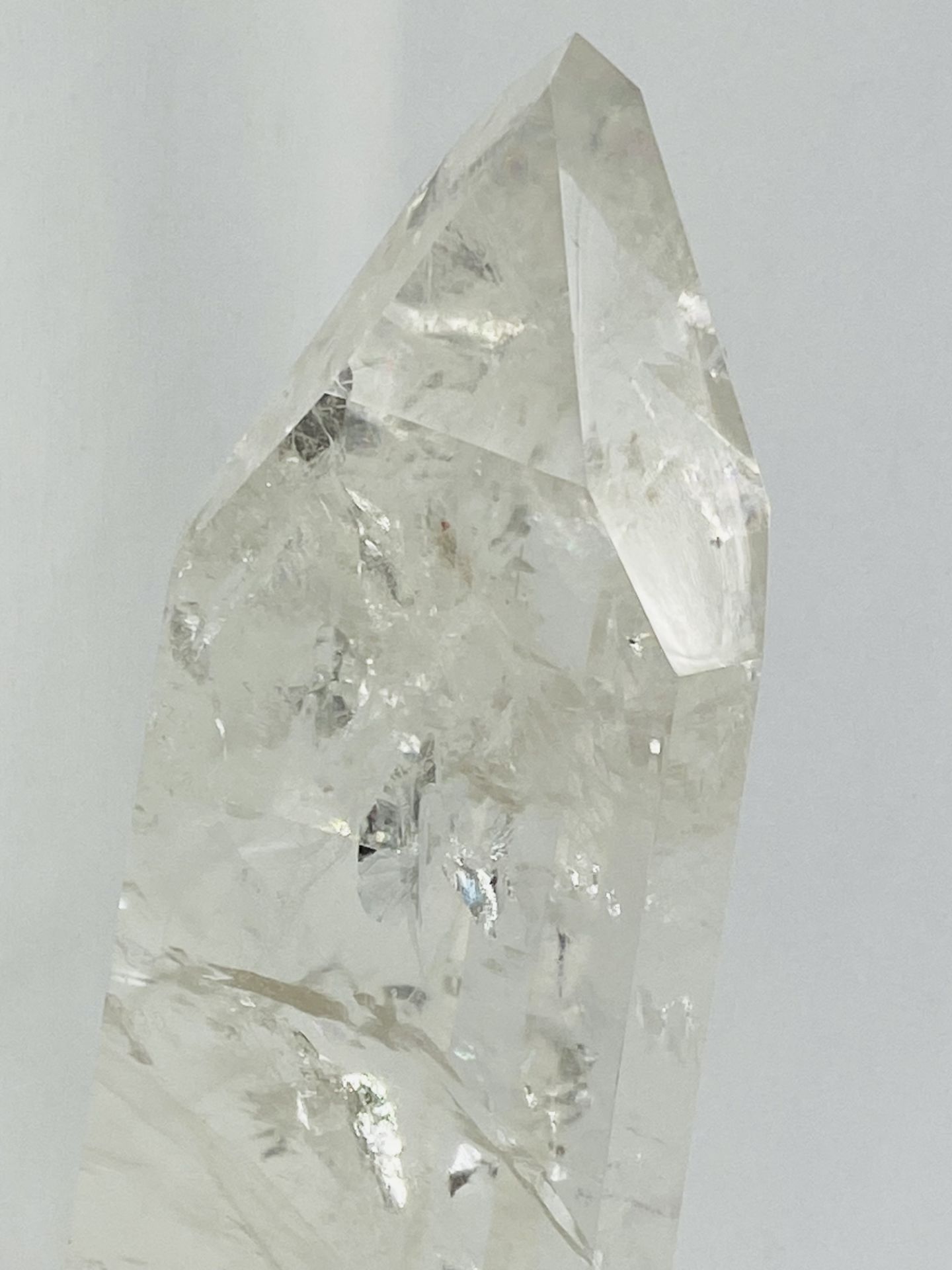 Polished rock crystal mounted in metal base - Bild 6 aus 6