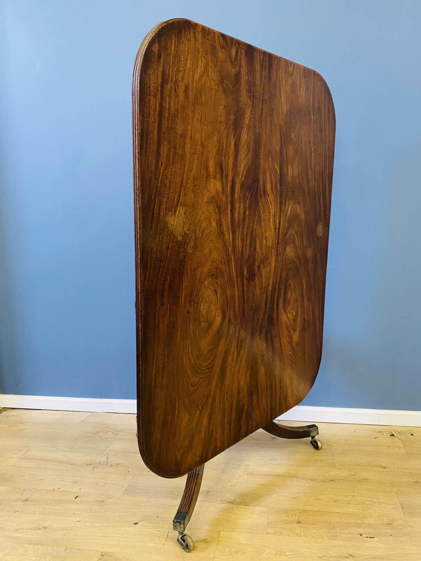 Regency period tilt top dining table - Image 6 of 7