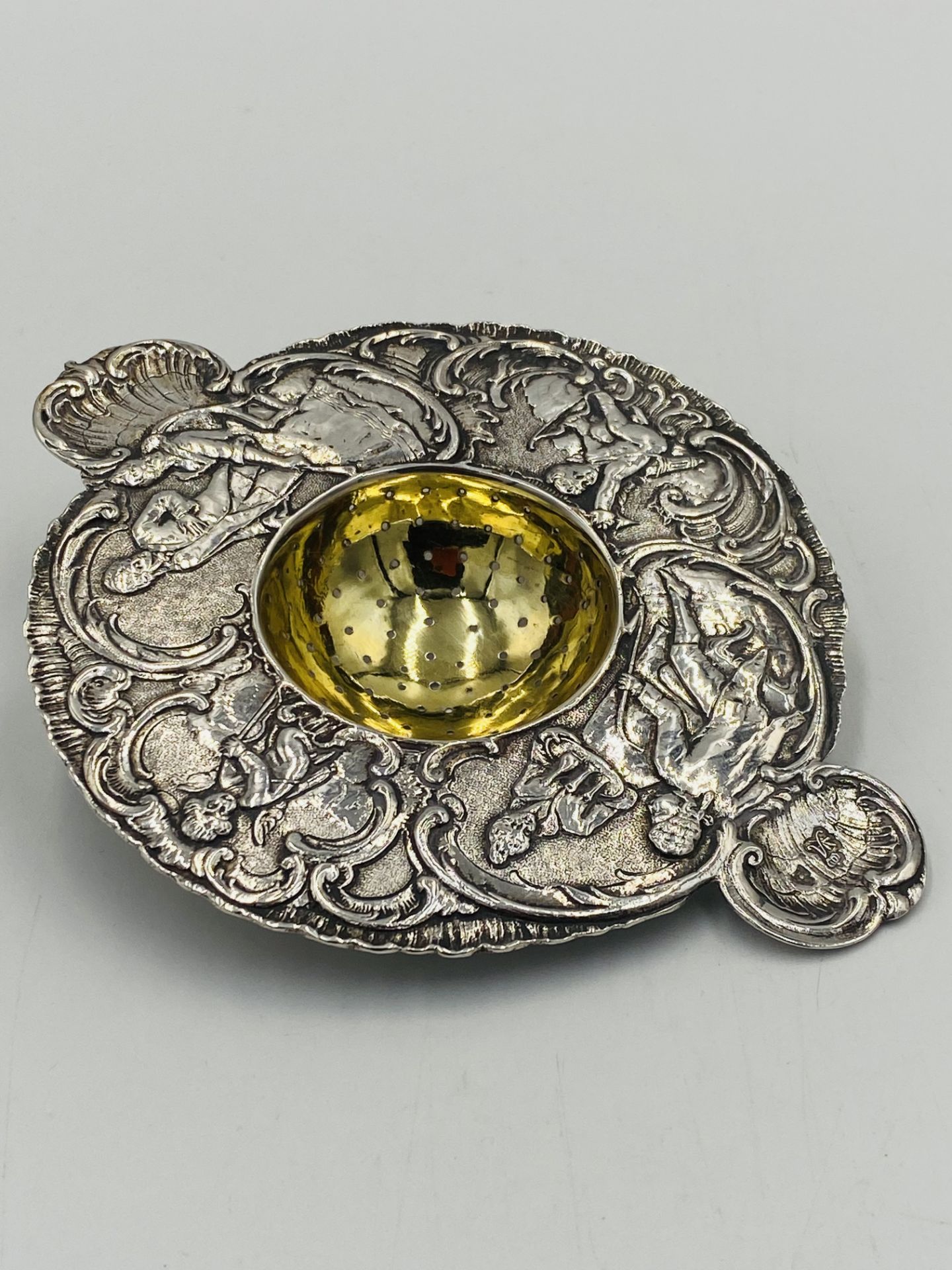 Continental white metal tea strainer with gilt centre - Image 3 of 6