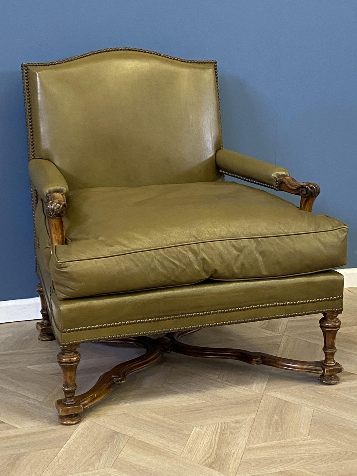 Pair of green leather armchairs - Image 11 of 12