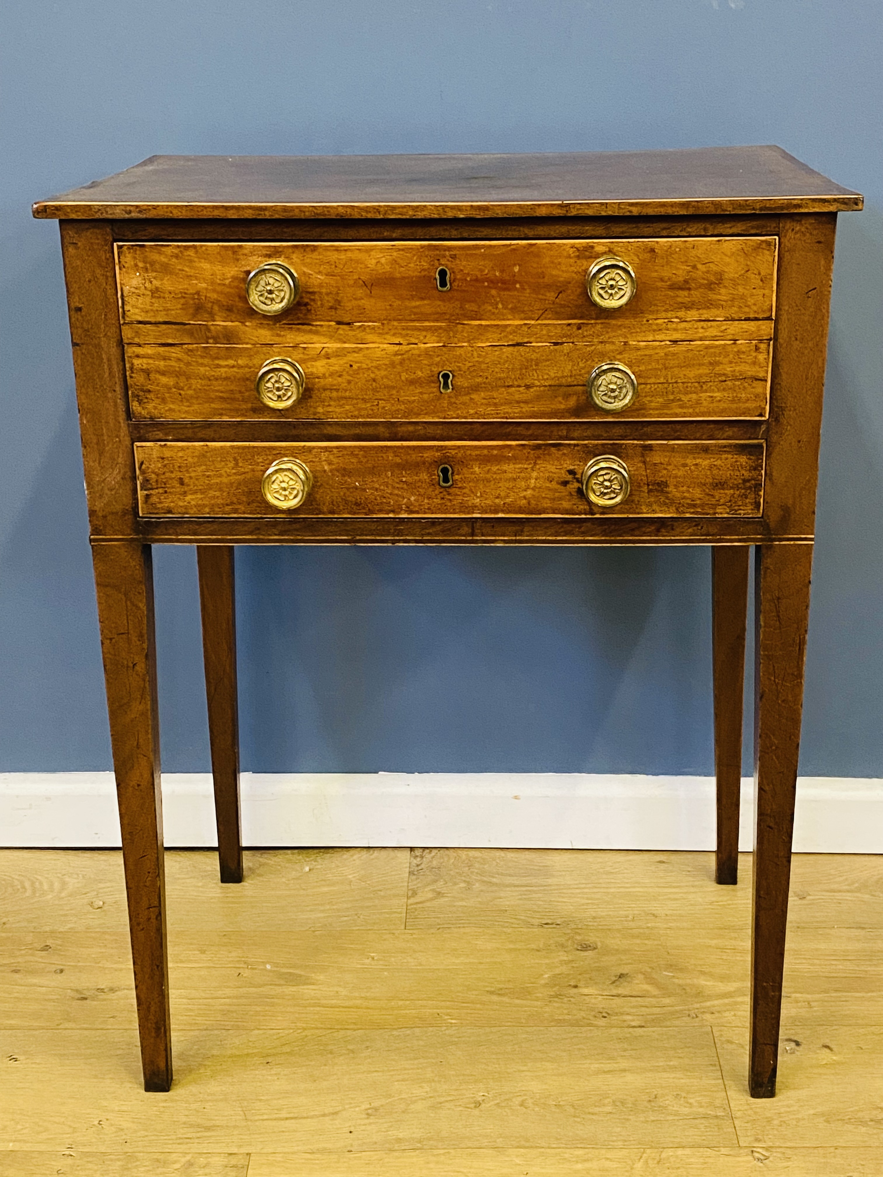 19th century mahogany lamp table - Image 4 of 5