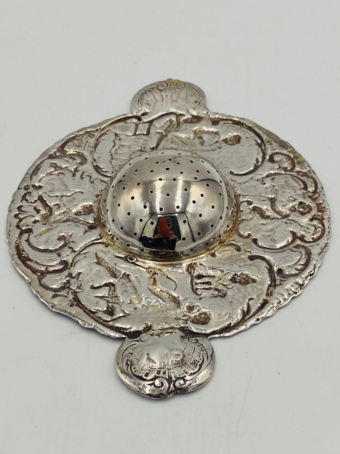 Continental white metal tea strainer with gilt centre - Image 4 of 6