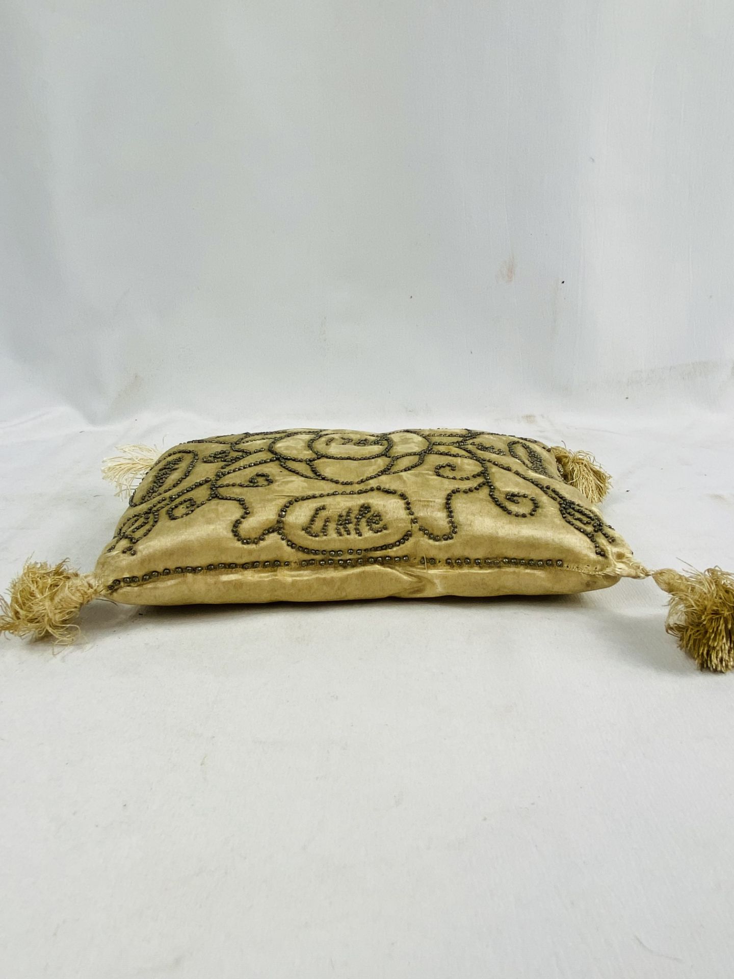 A layette rectangular pin cushion - Image 4 of 6