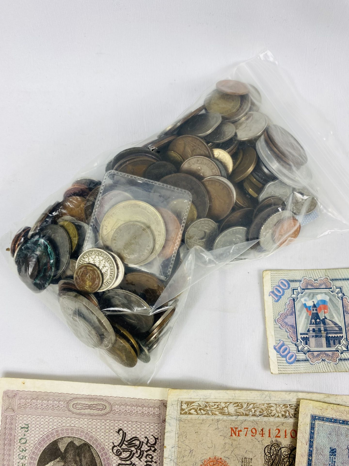 Quantity of World coins and banknotes - Bild 8 aus 8