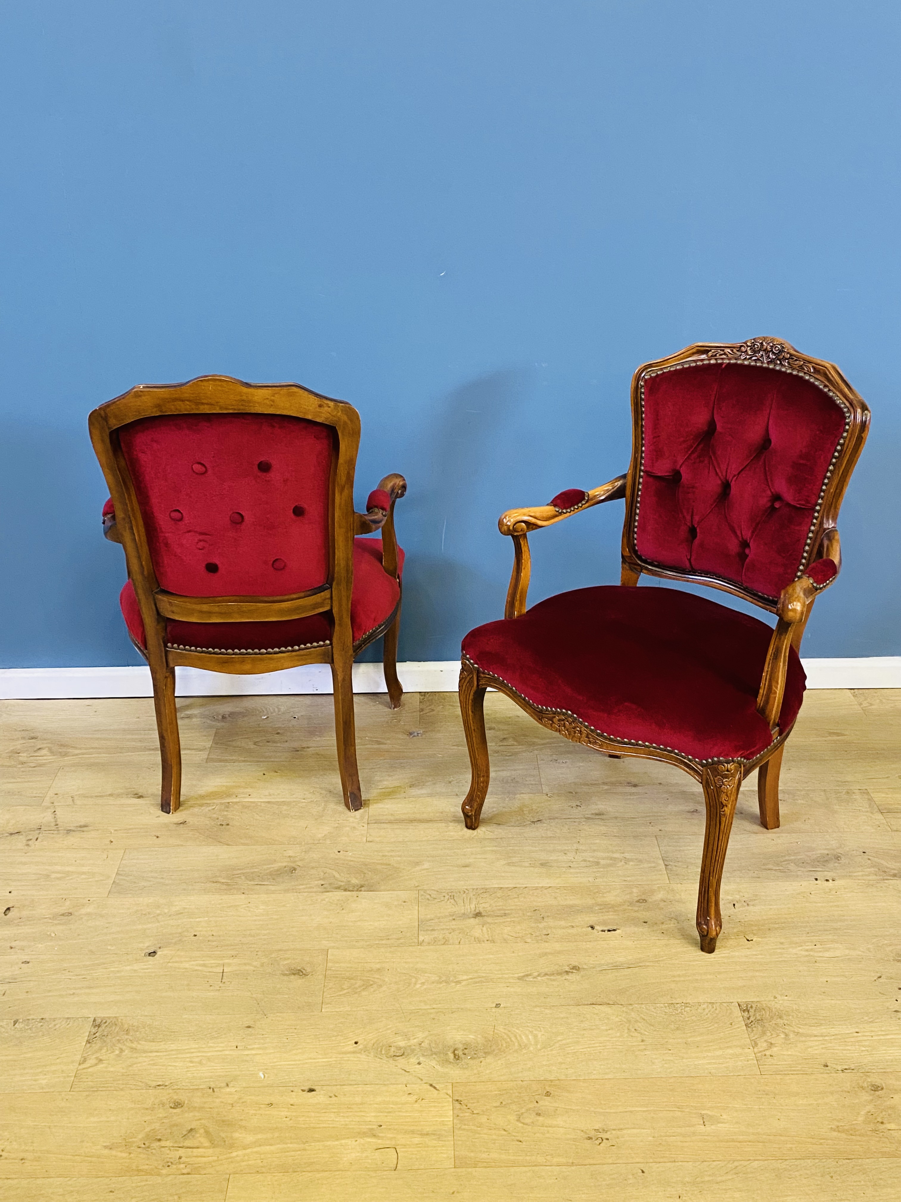 Pair of French style button back elbow chairs - Image 4 of 6