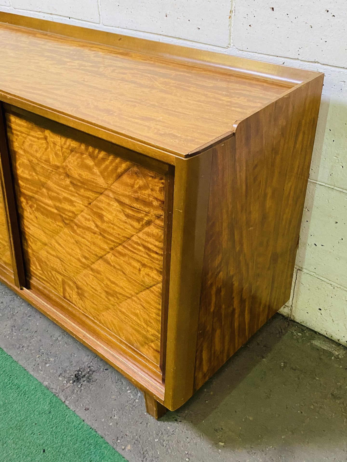 Nao mahogany sideboard - Image 5 of 5