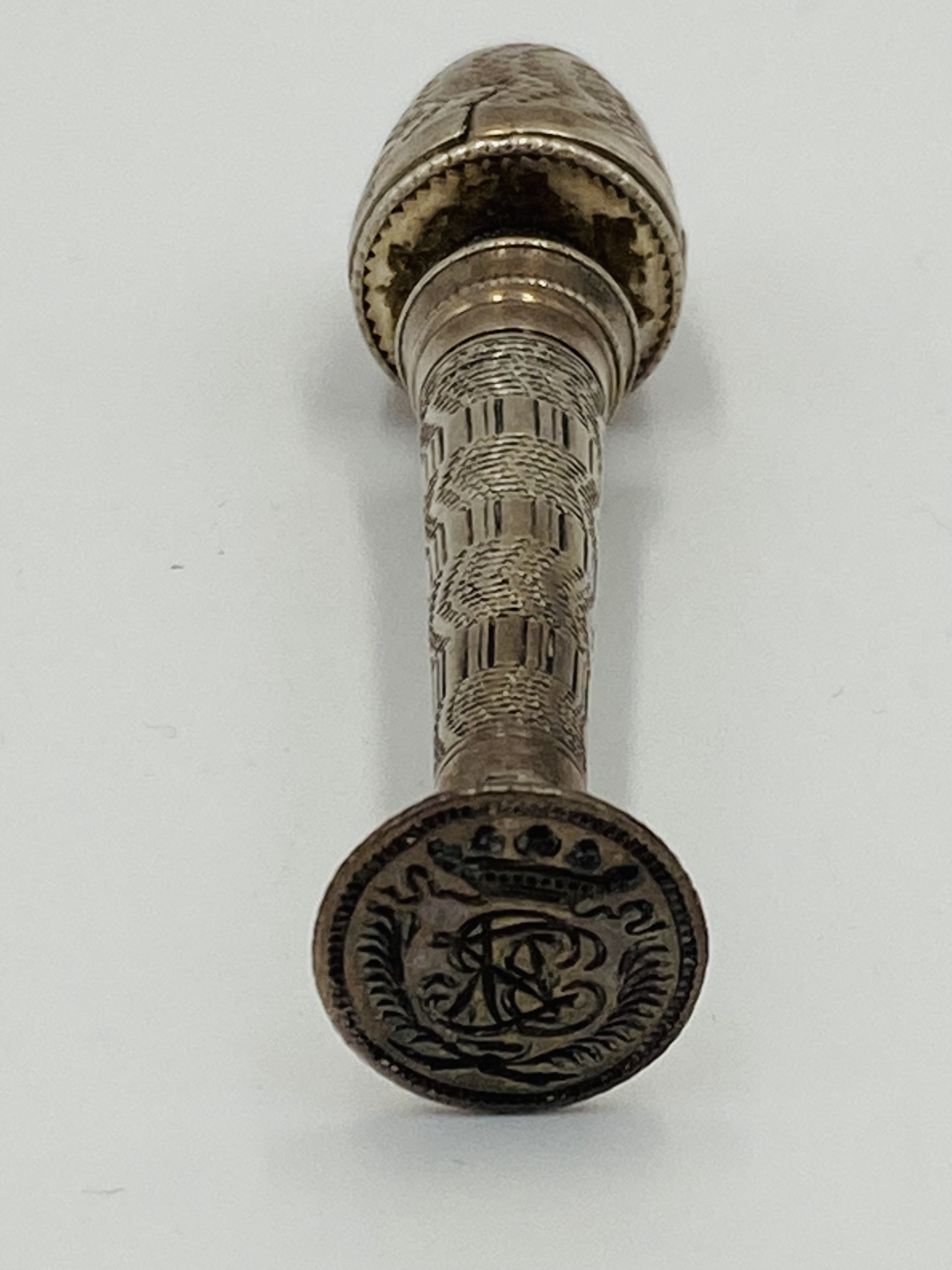 A silver standing thimble compendium/needle case/seal - Image 6 of 6