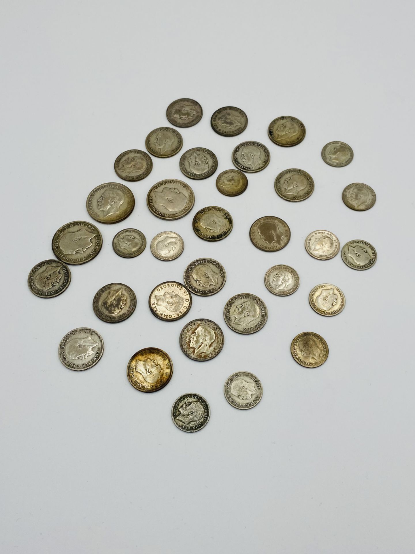 Quantity of pre-1947 British silver coins - Bild 3 aus 4